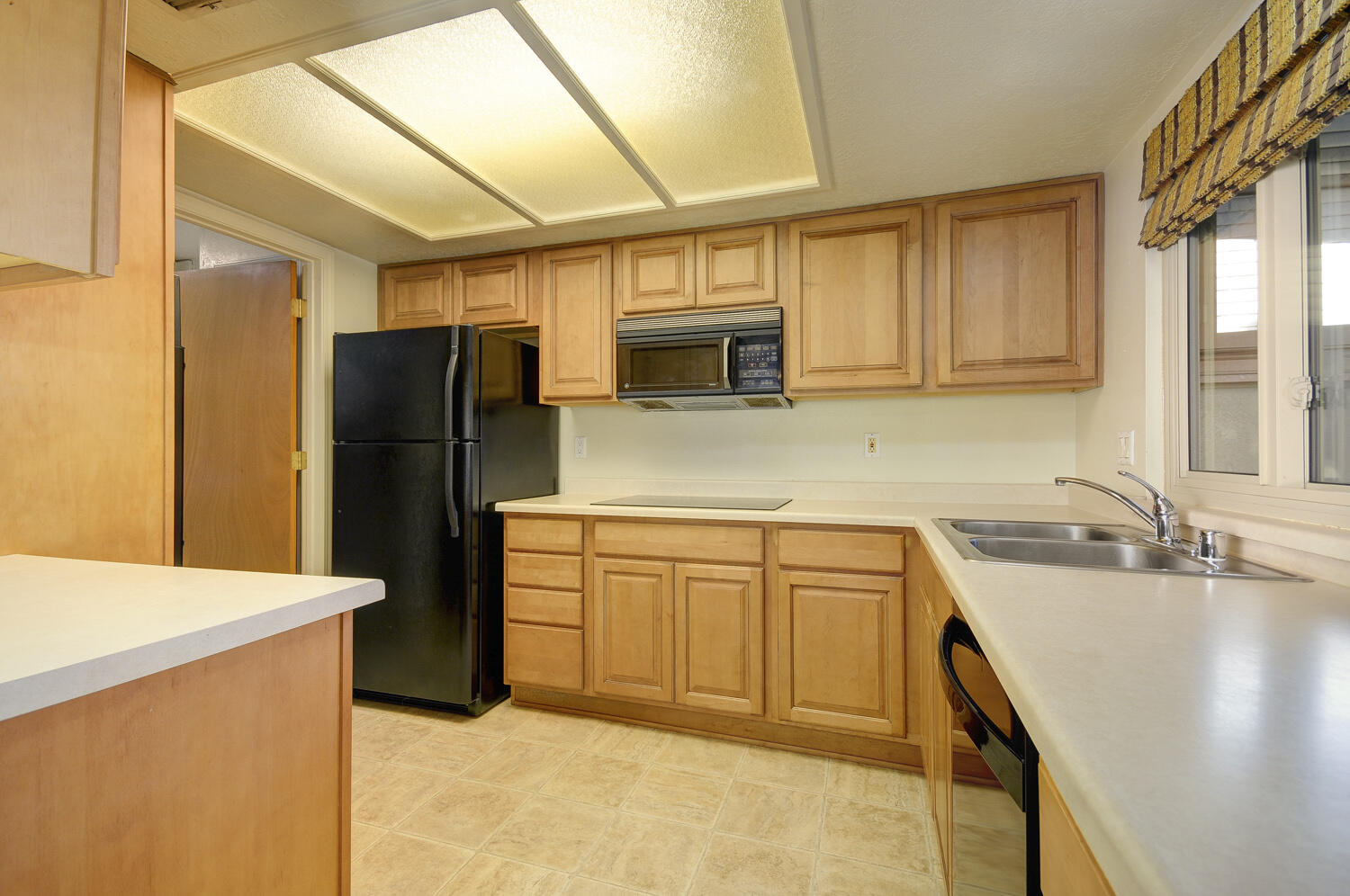 9212 Orlando Place NE