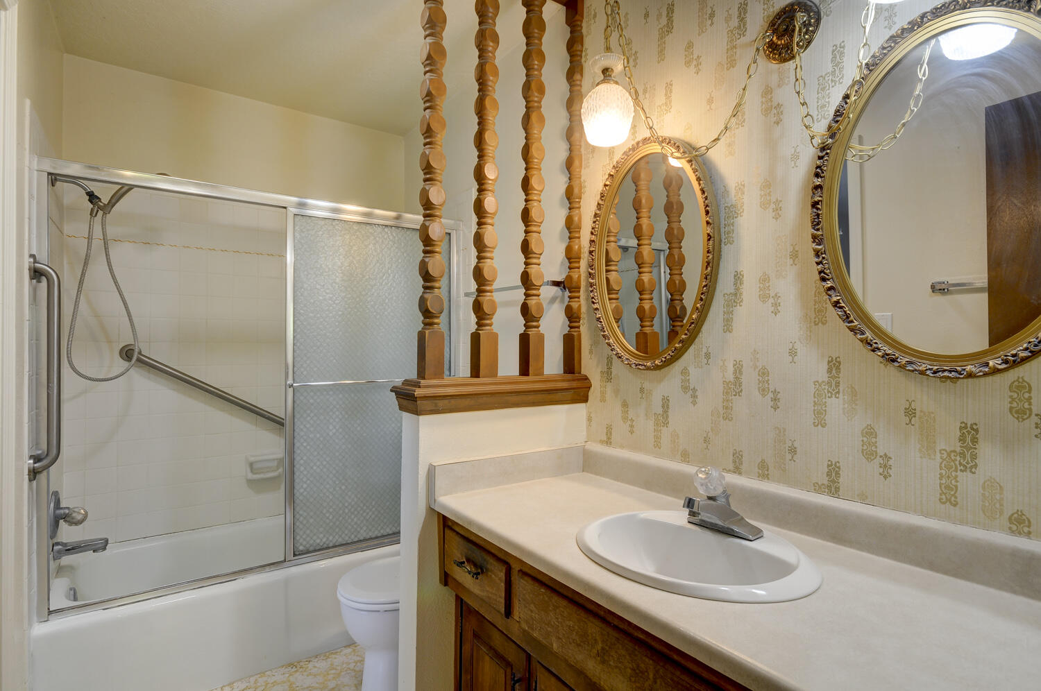 9212 Orlando Place NE