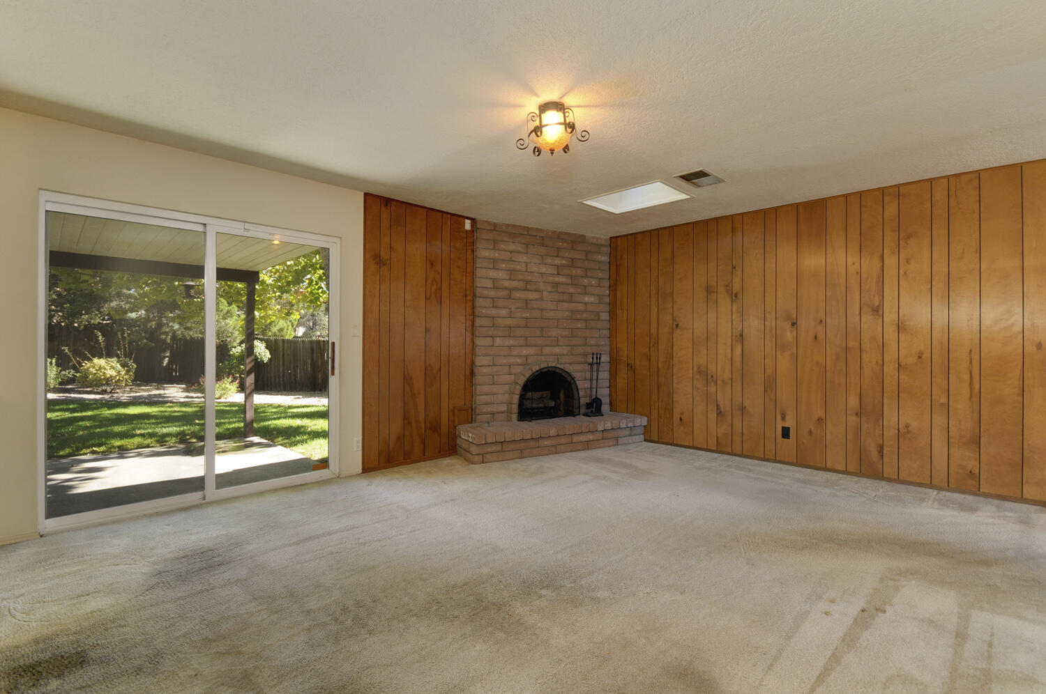 9212 Orlando Place NE