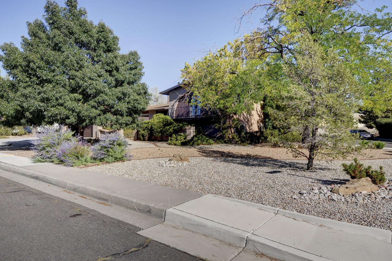 9212 Orlando Place NE