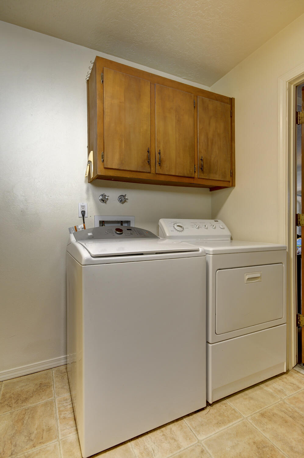 9212 Orlando Place NE