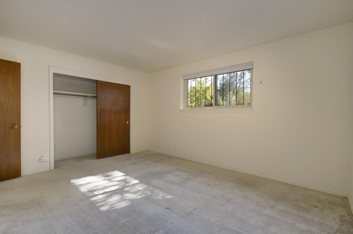 9212 Orlando Place NE