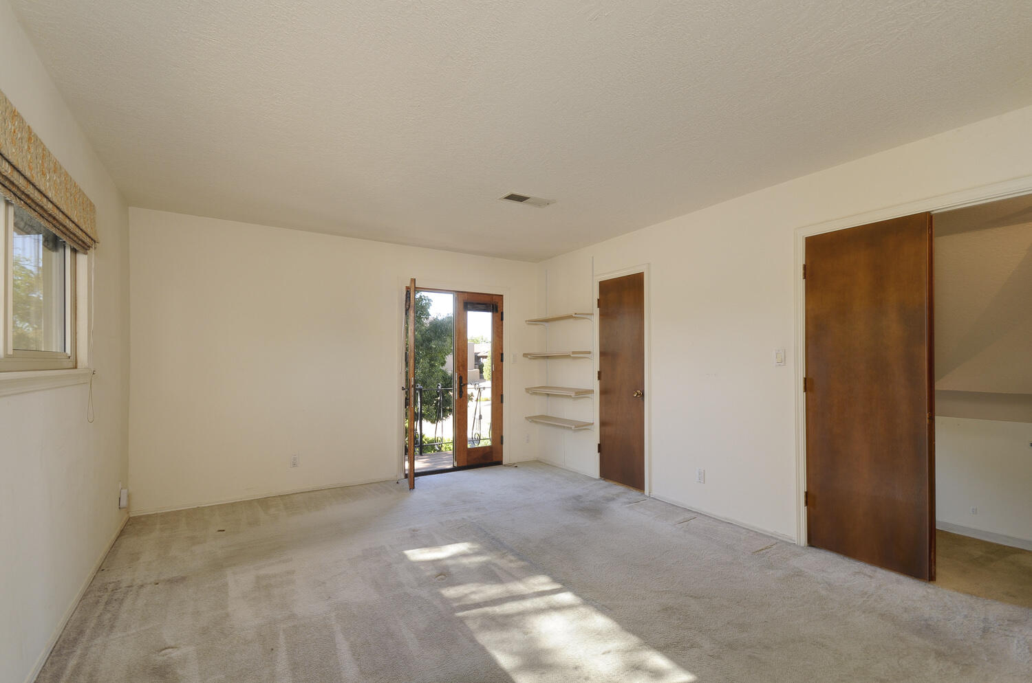 9212 Orlando Place NE