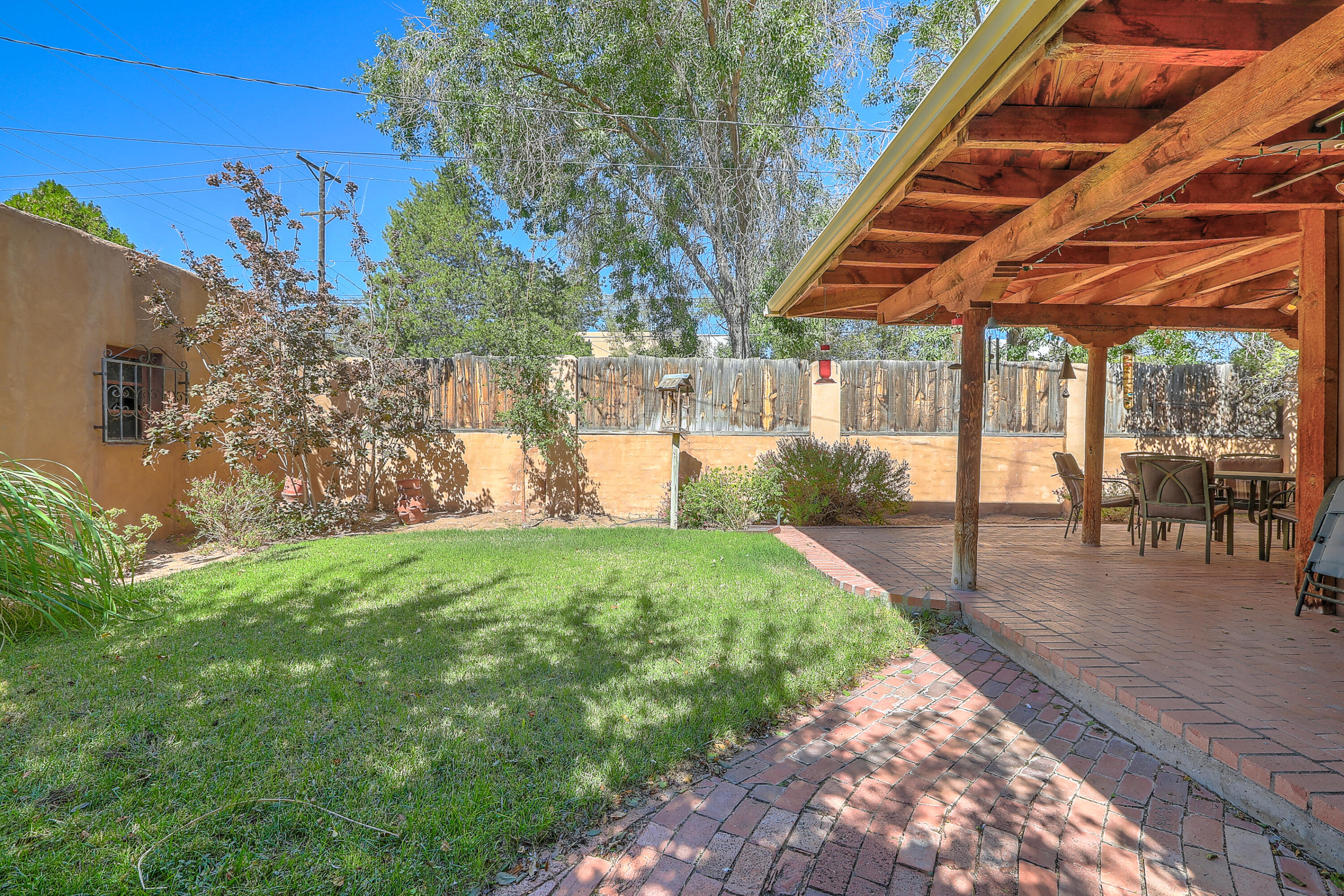 201 Richmond Drive SE