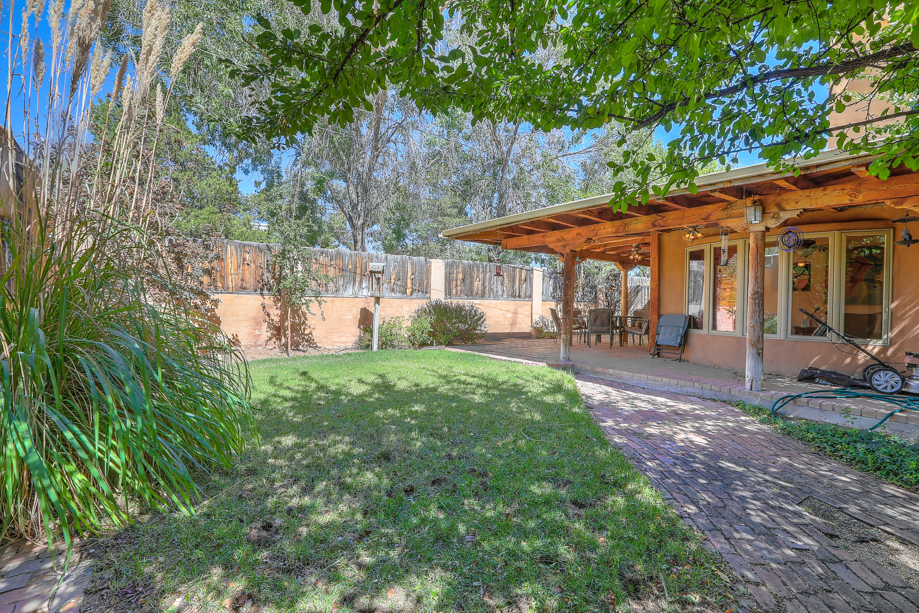 201 Richmond Drive SE