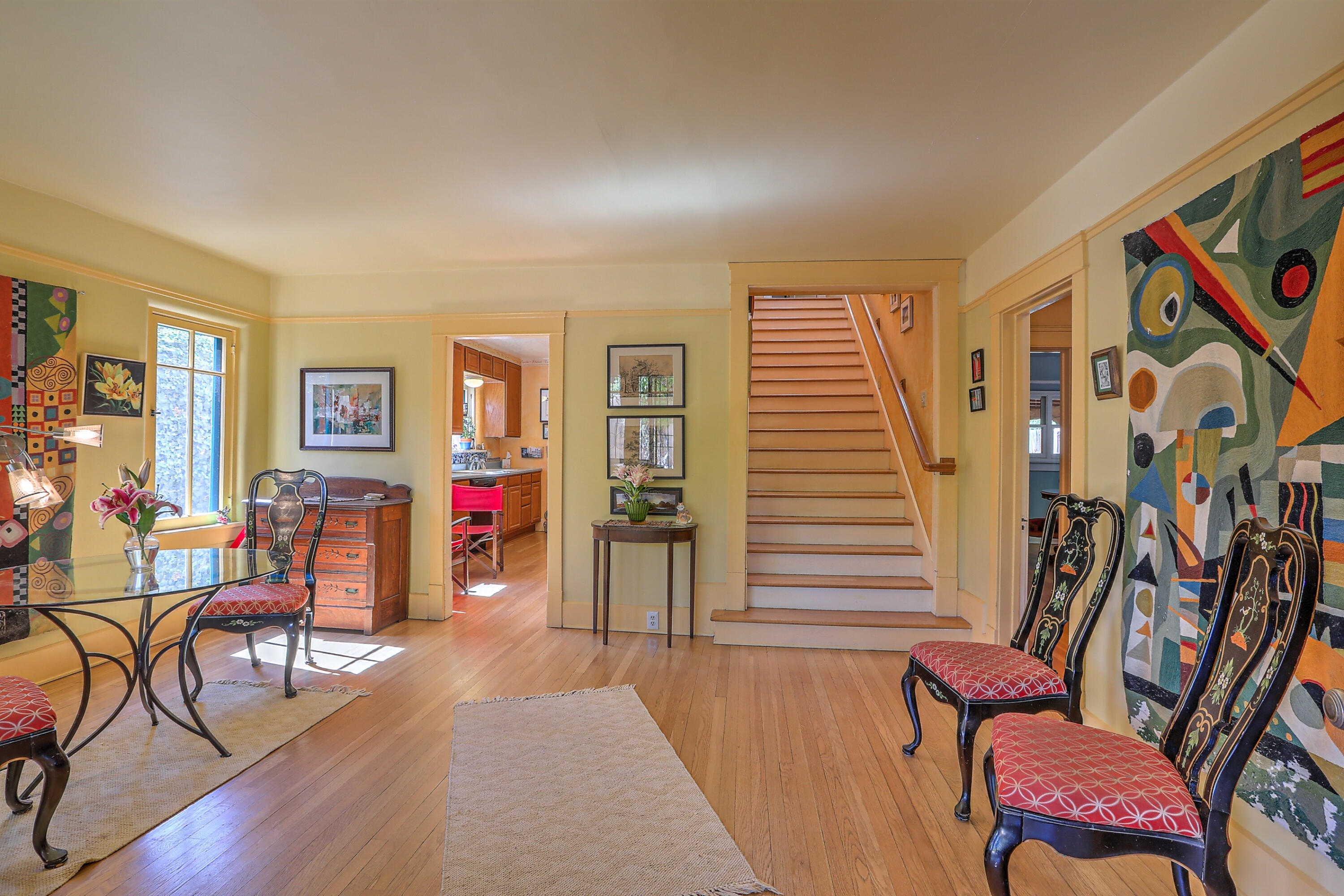 201 Richmond Drive SE