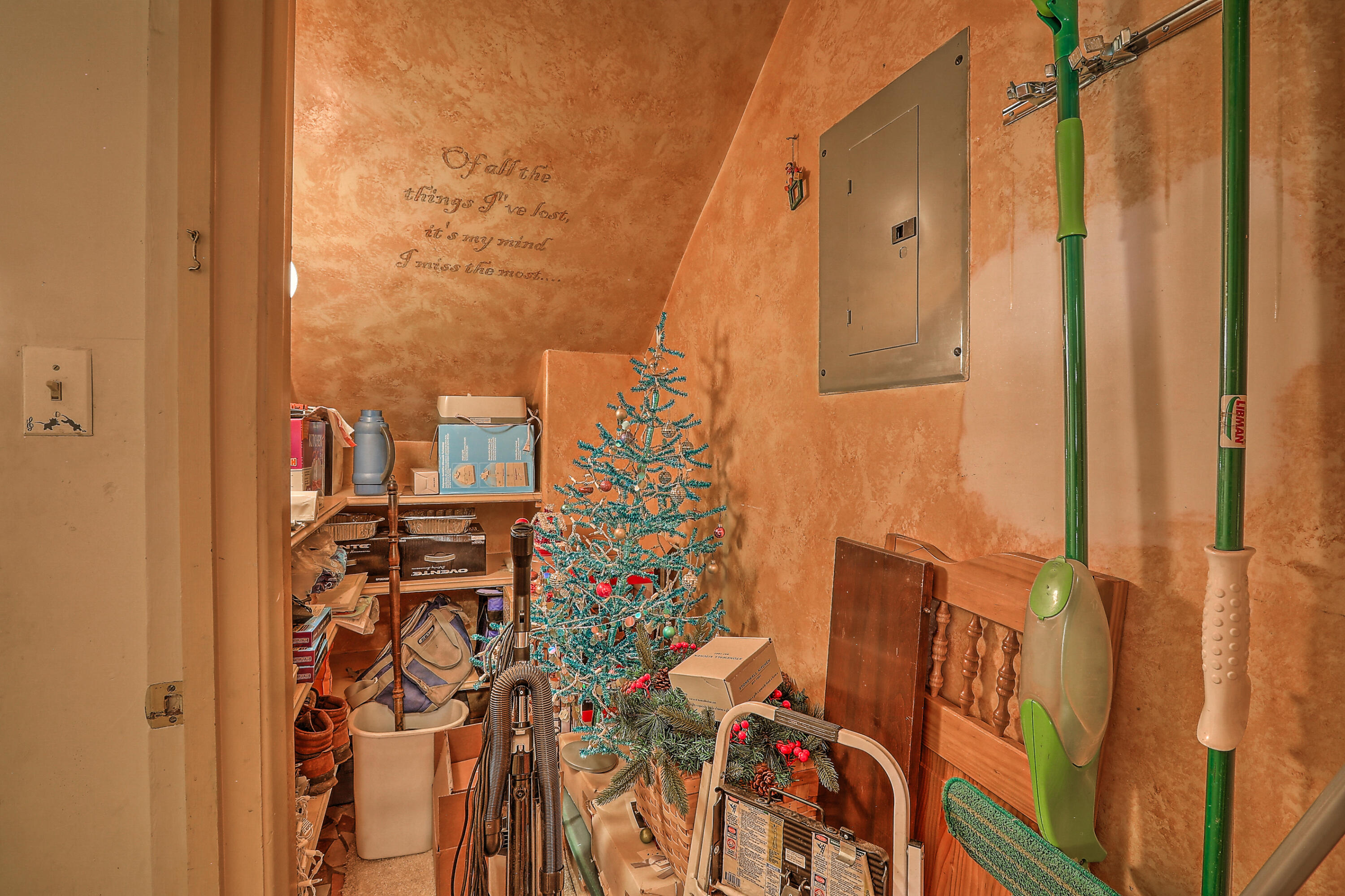 201 Richmond Drive SE