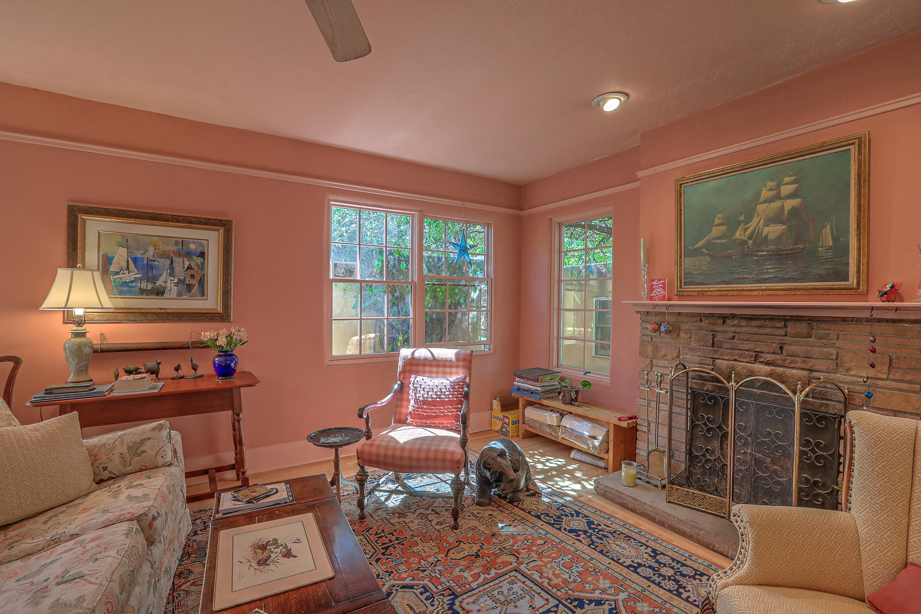 201 Richmond Drive SE