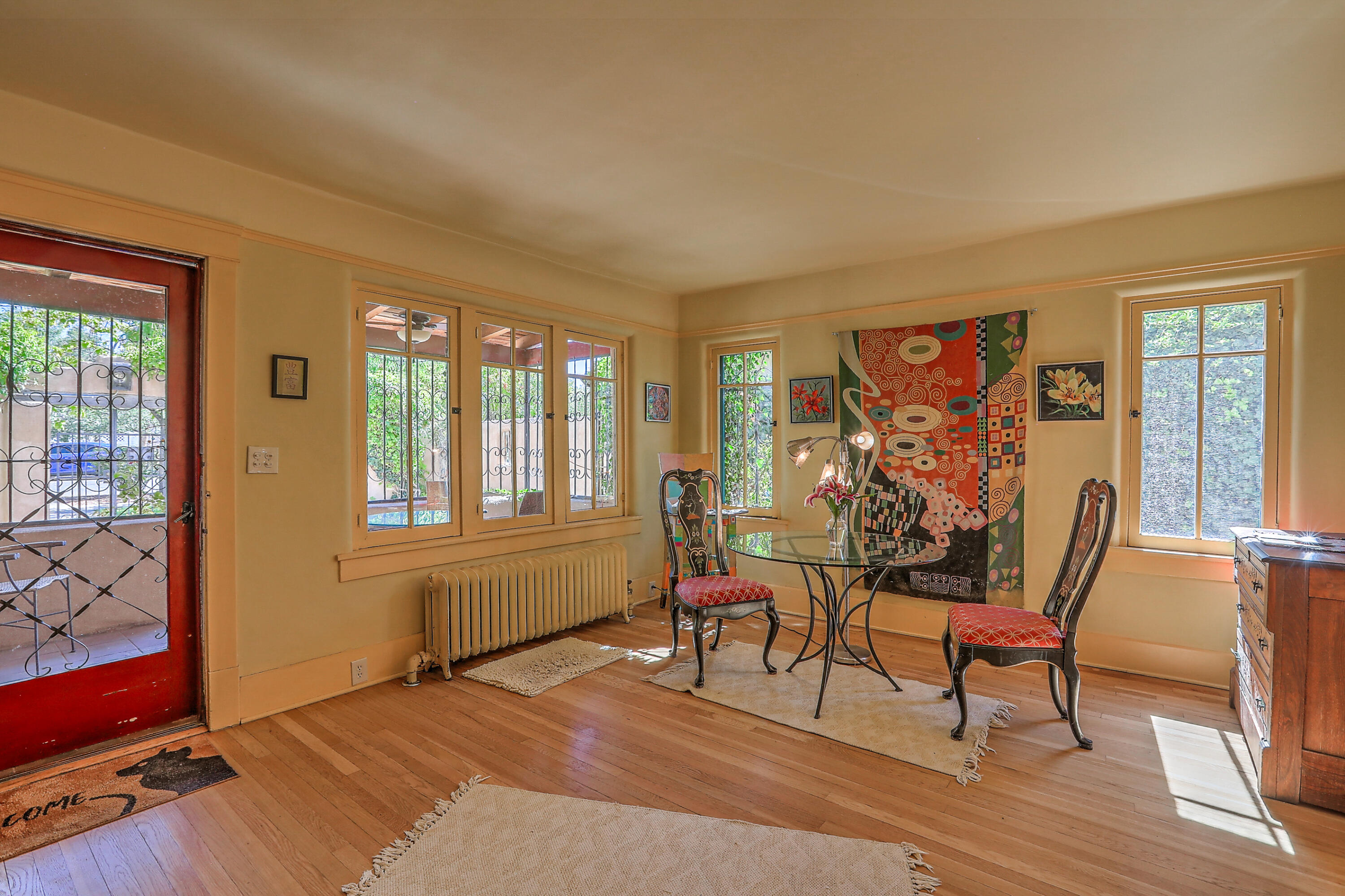 201 Richmond Drive SE