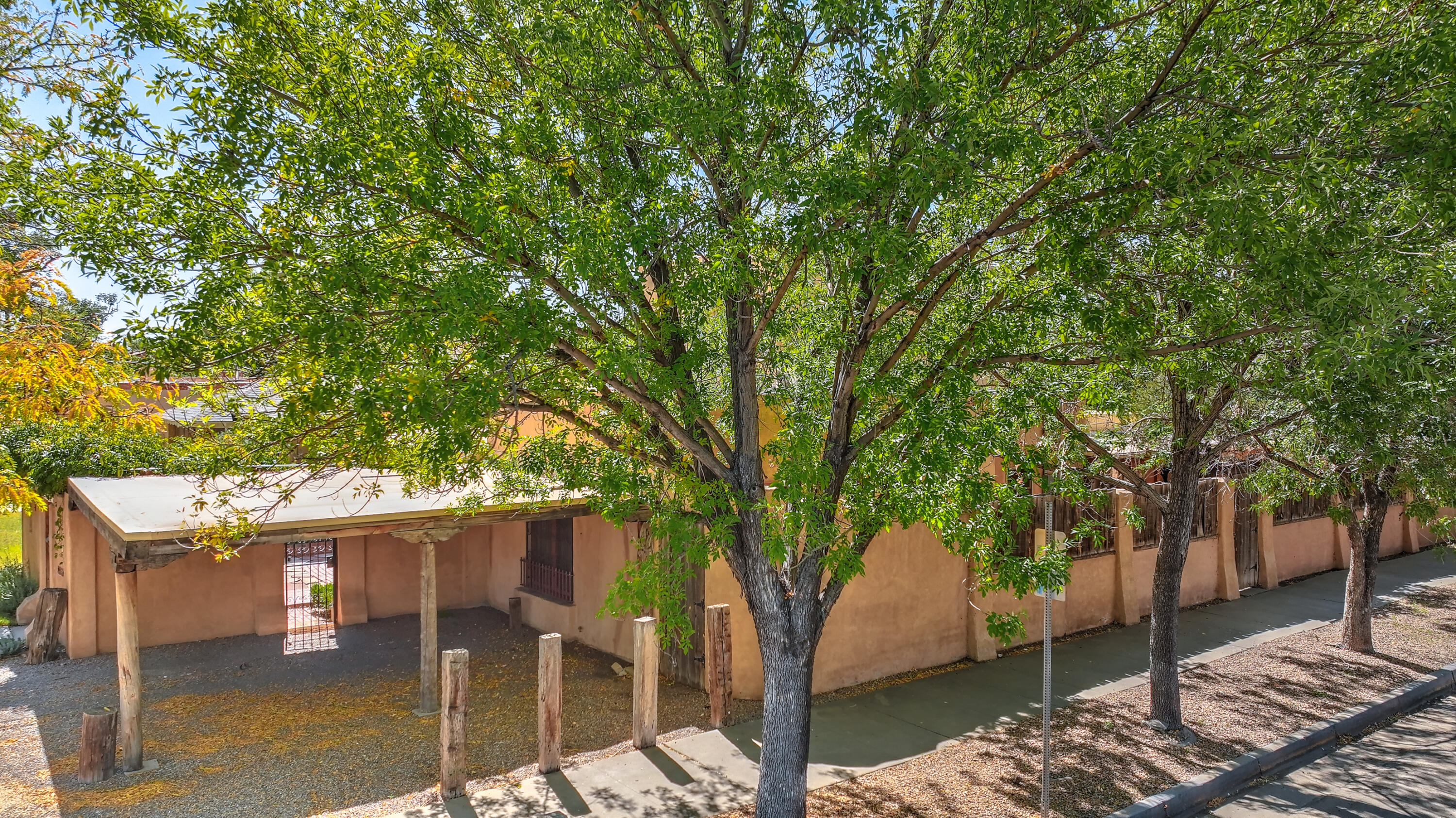 201 Richmond Drive SE