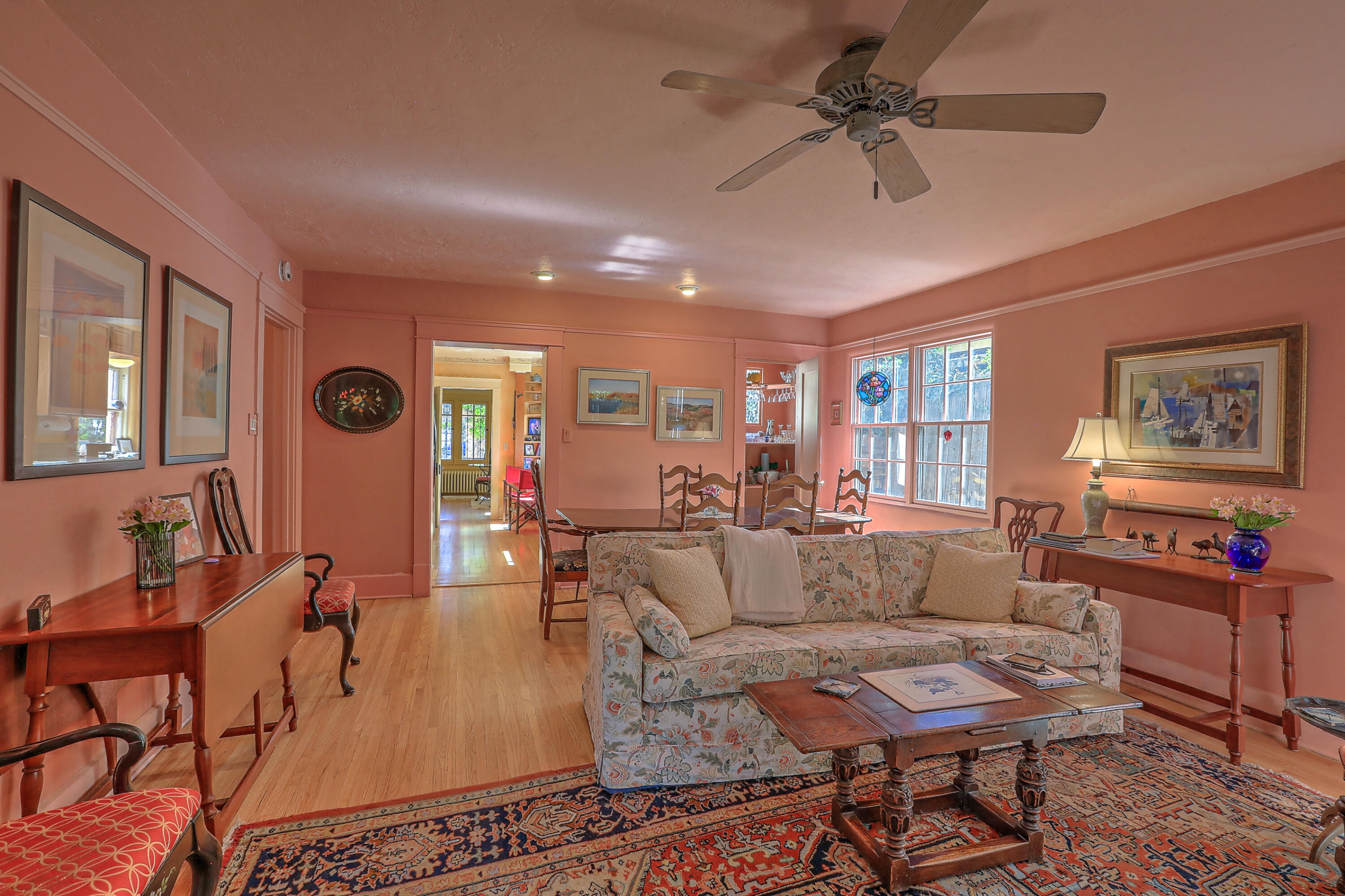 201 Richmond Drive SE