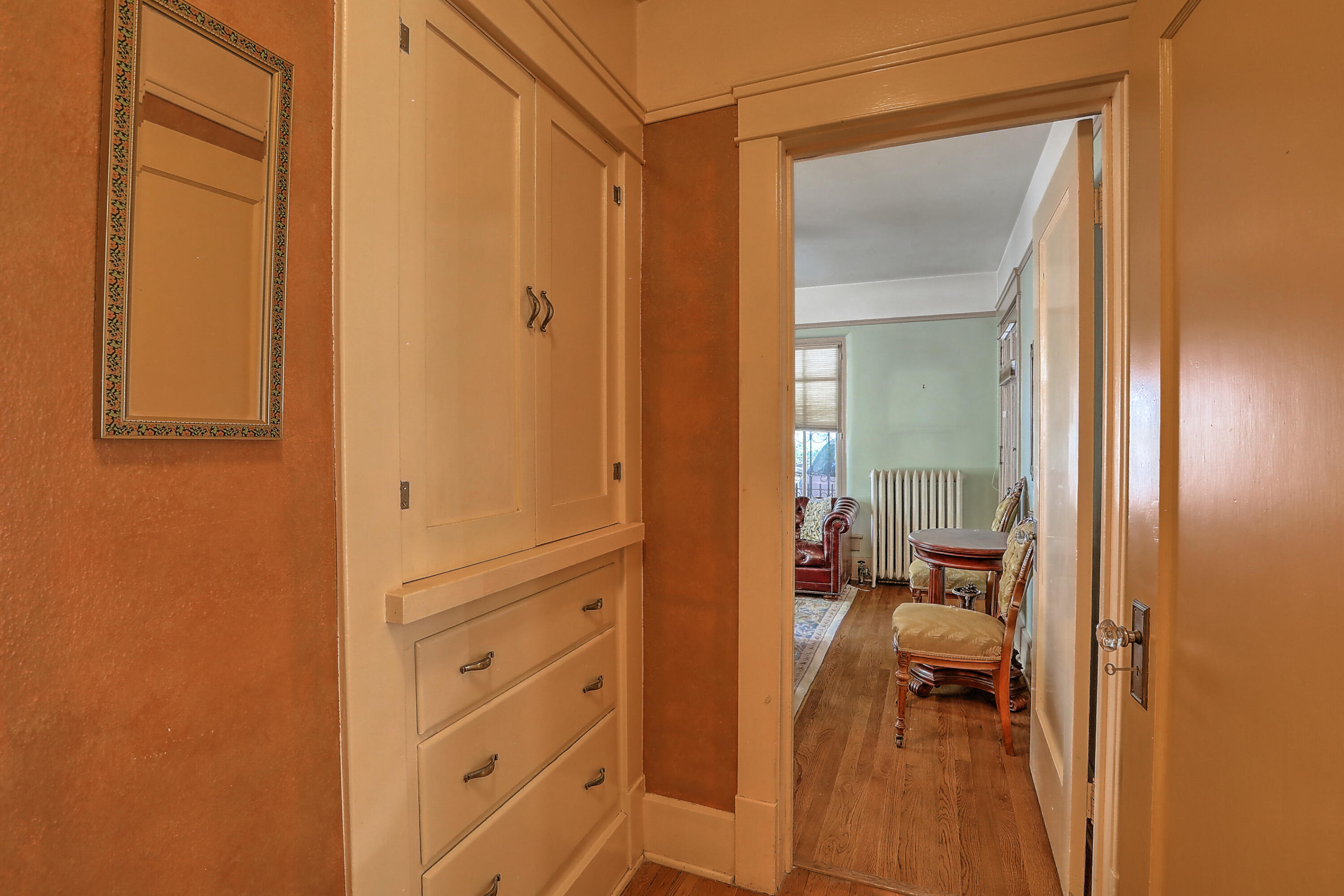 201 Richmond Drive SE