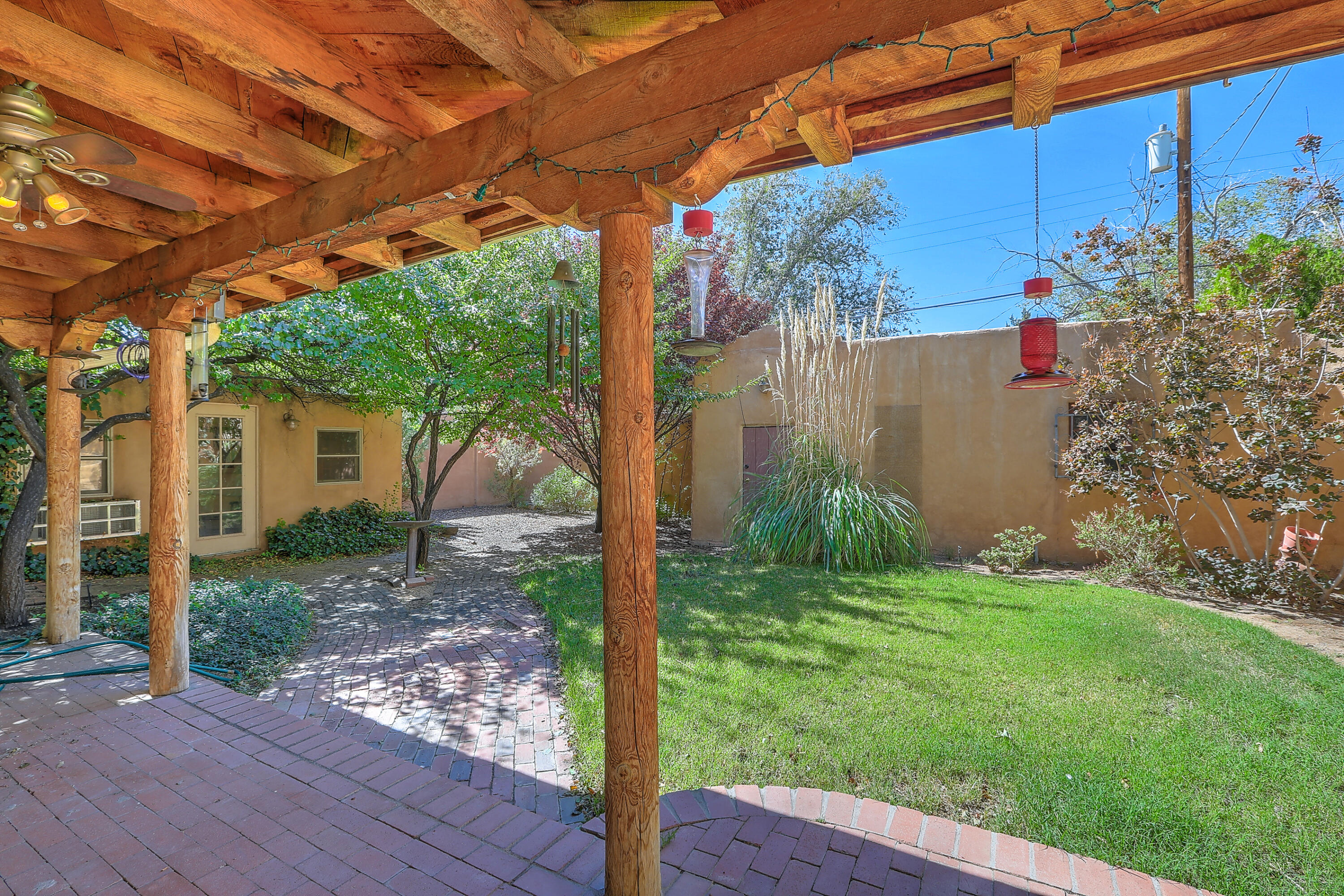 201 Richmond Drive SE