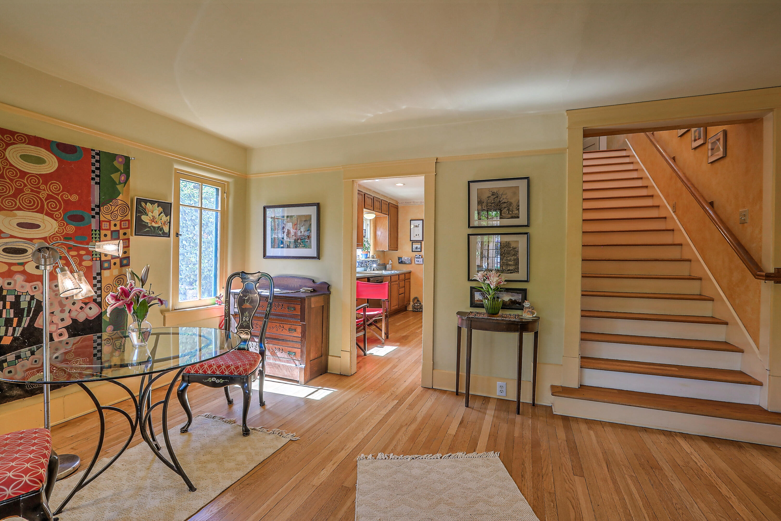 201 Richmond Drive SE