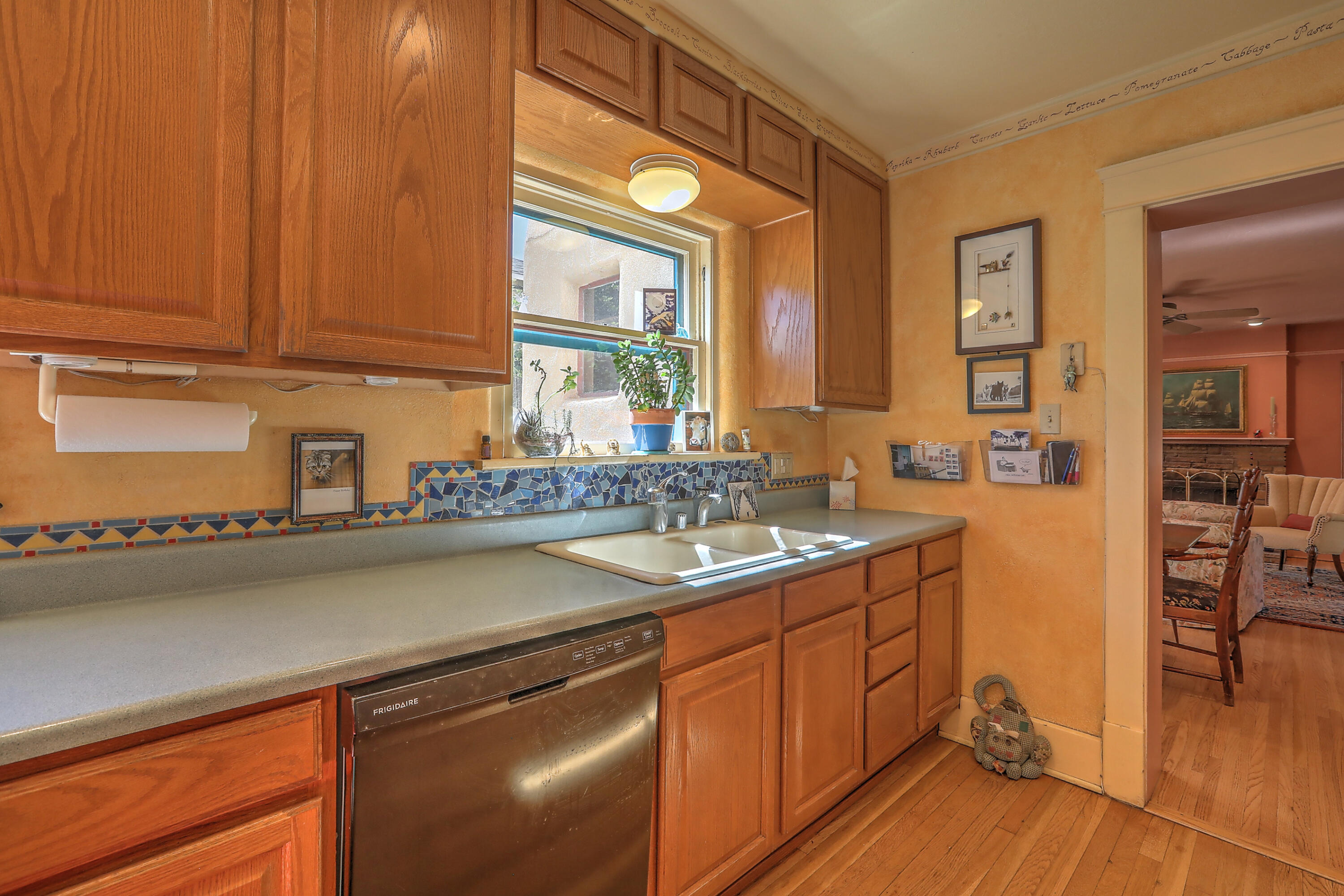 201 Richmond Drive SE