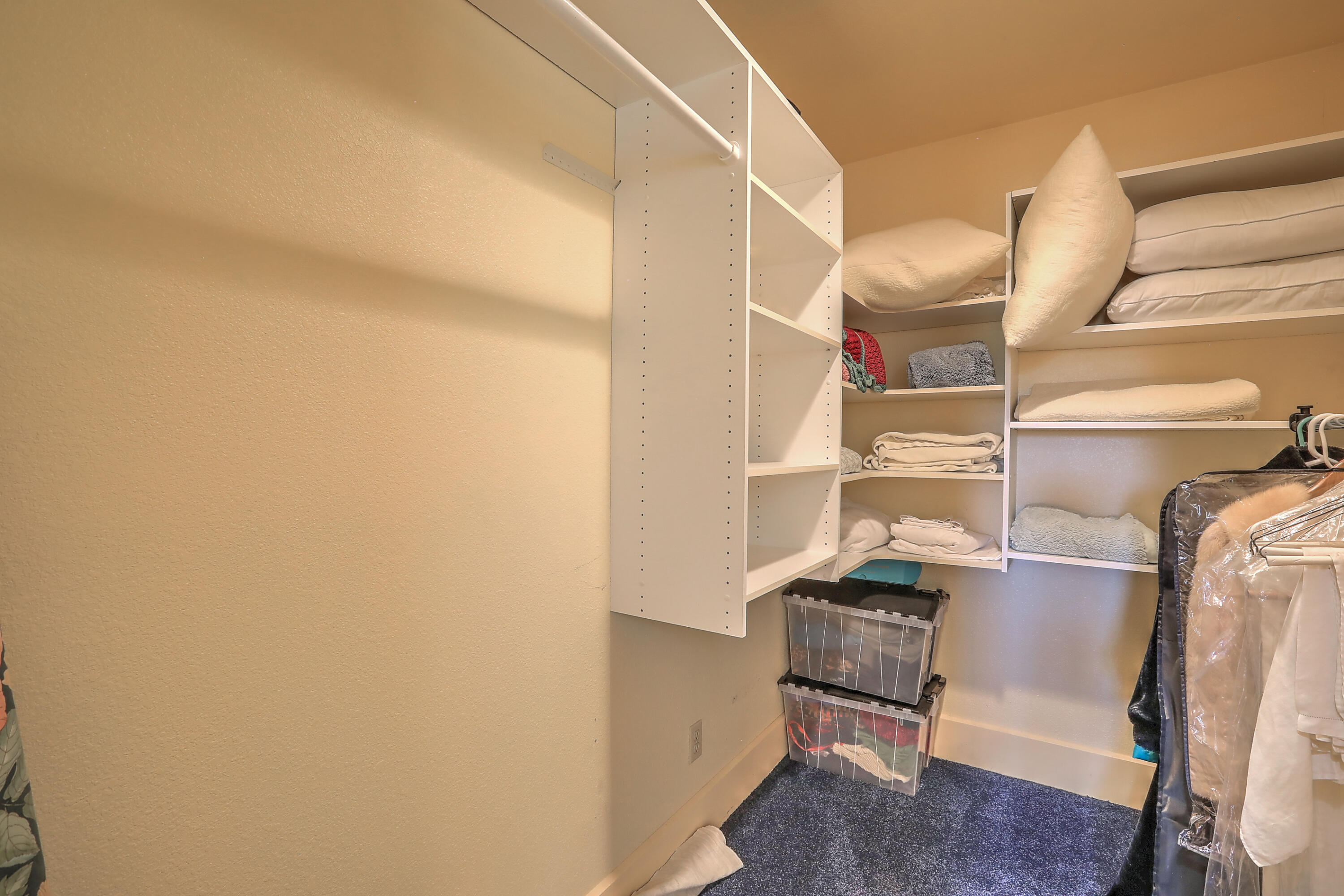 201 Richmond Drive SE