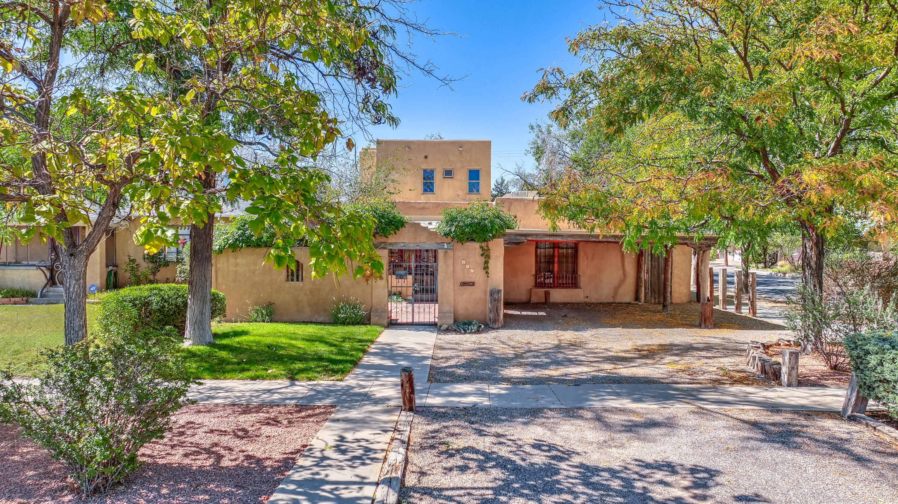 201 Richmond Drive SE