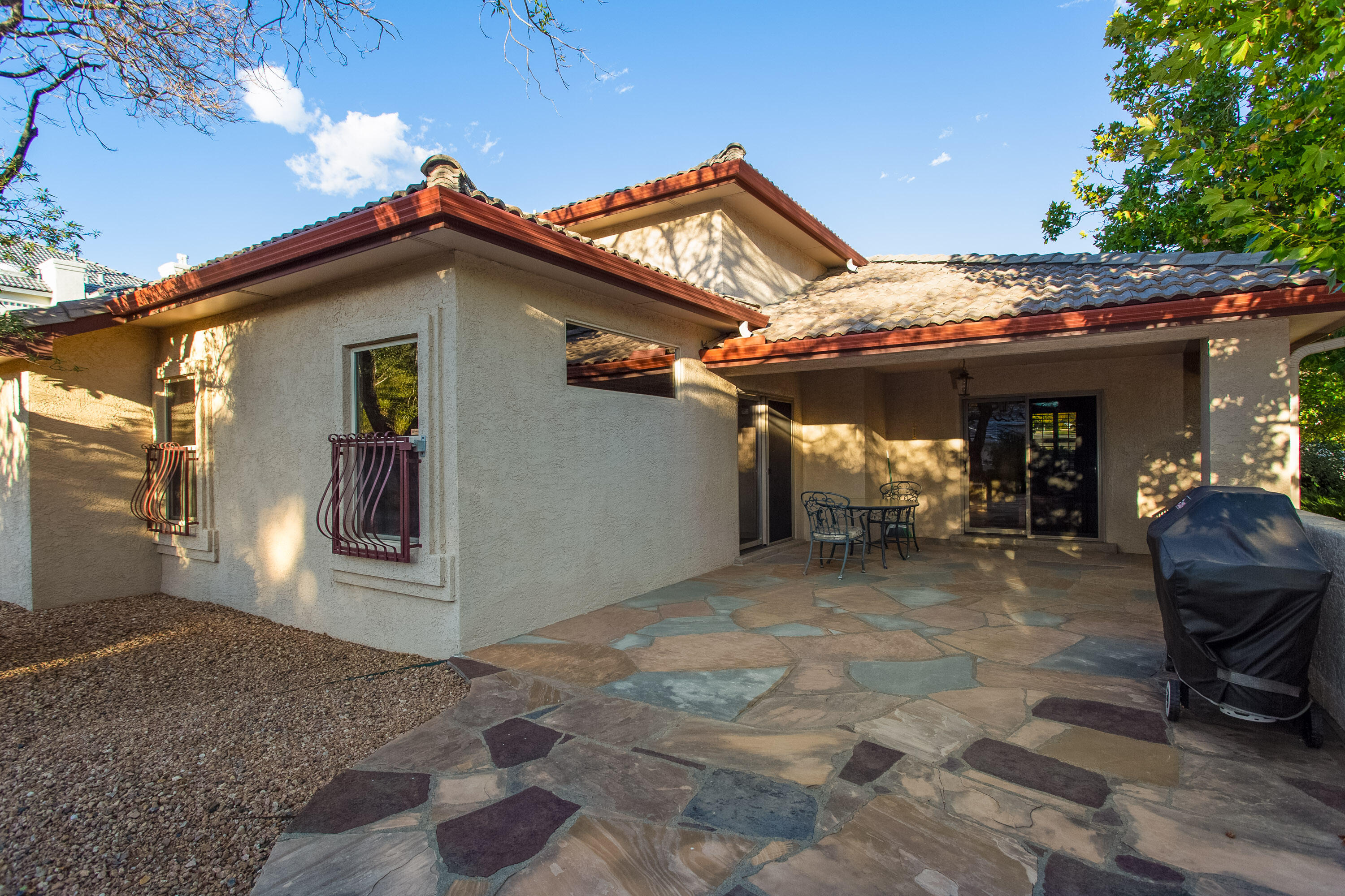 8601 Madras Drive NE