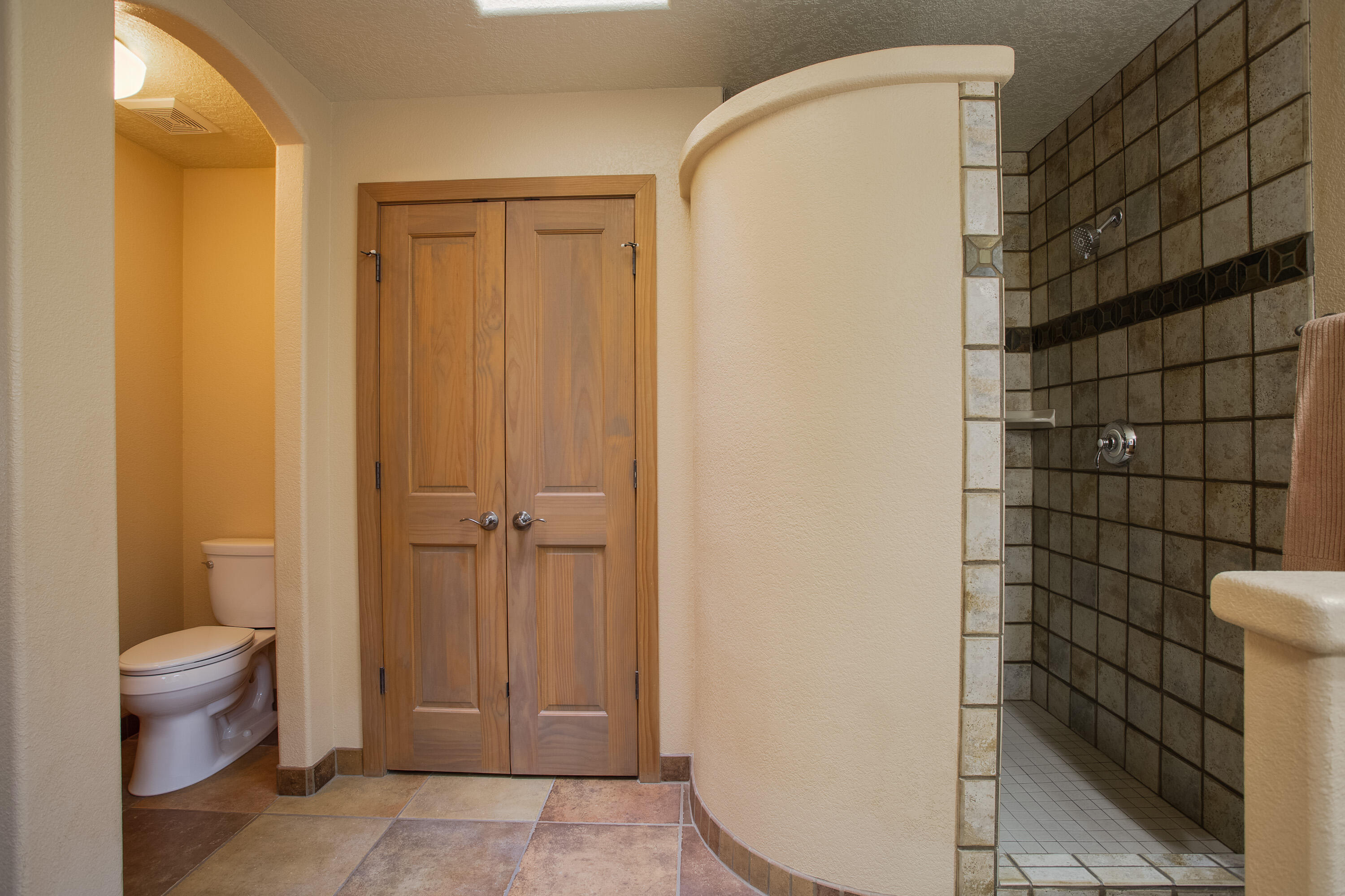 8601 Madras Drive NE