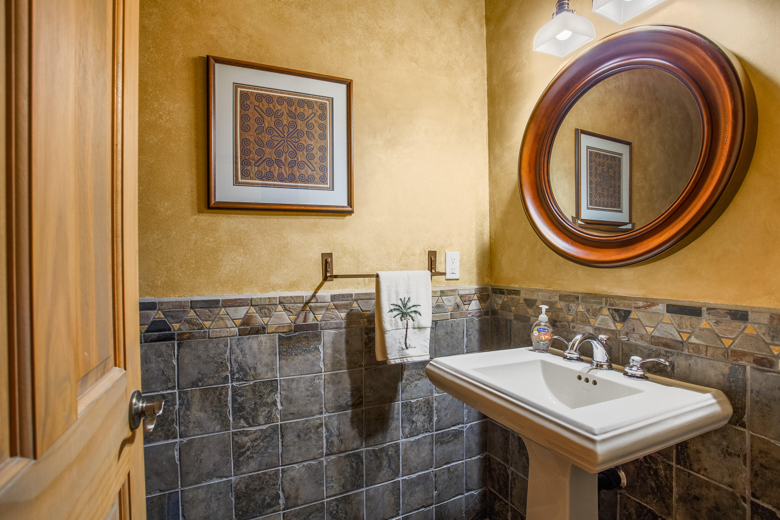 8601 Madras Drive NE