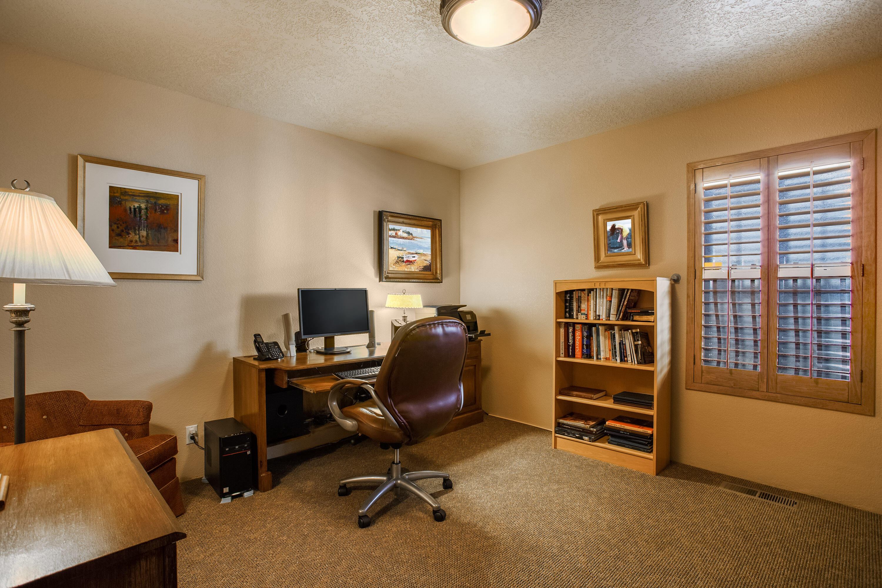 8601 Madras Drive NE