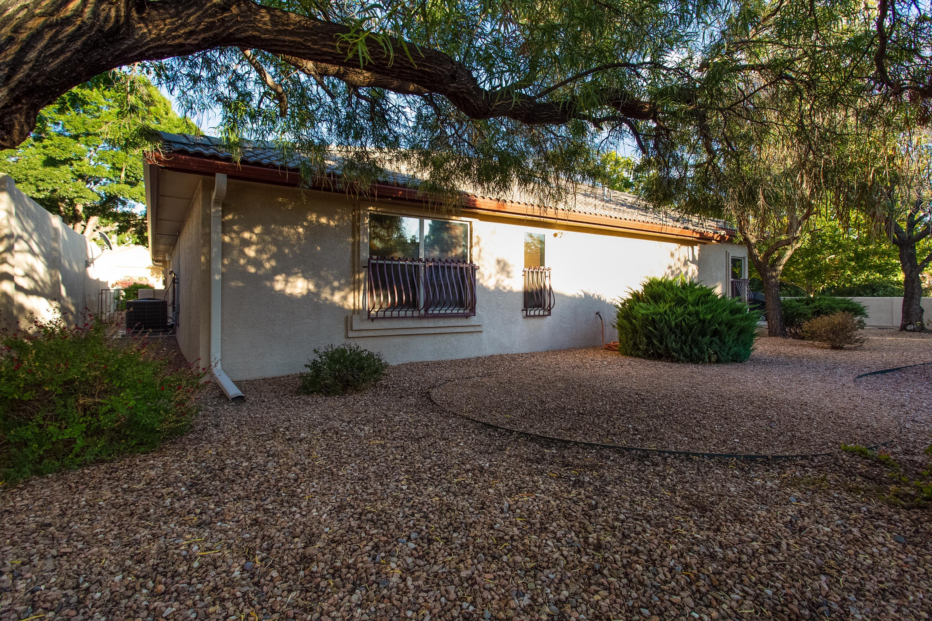 8601 Madras Drive NE