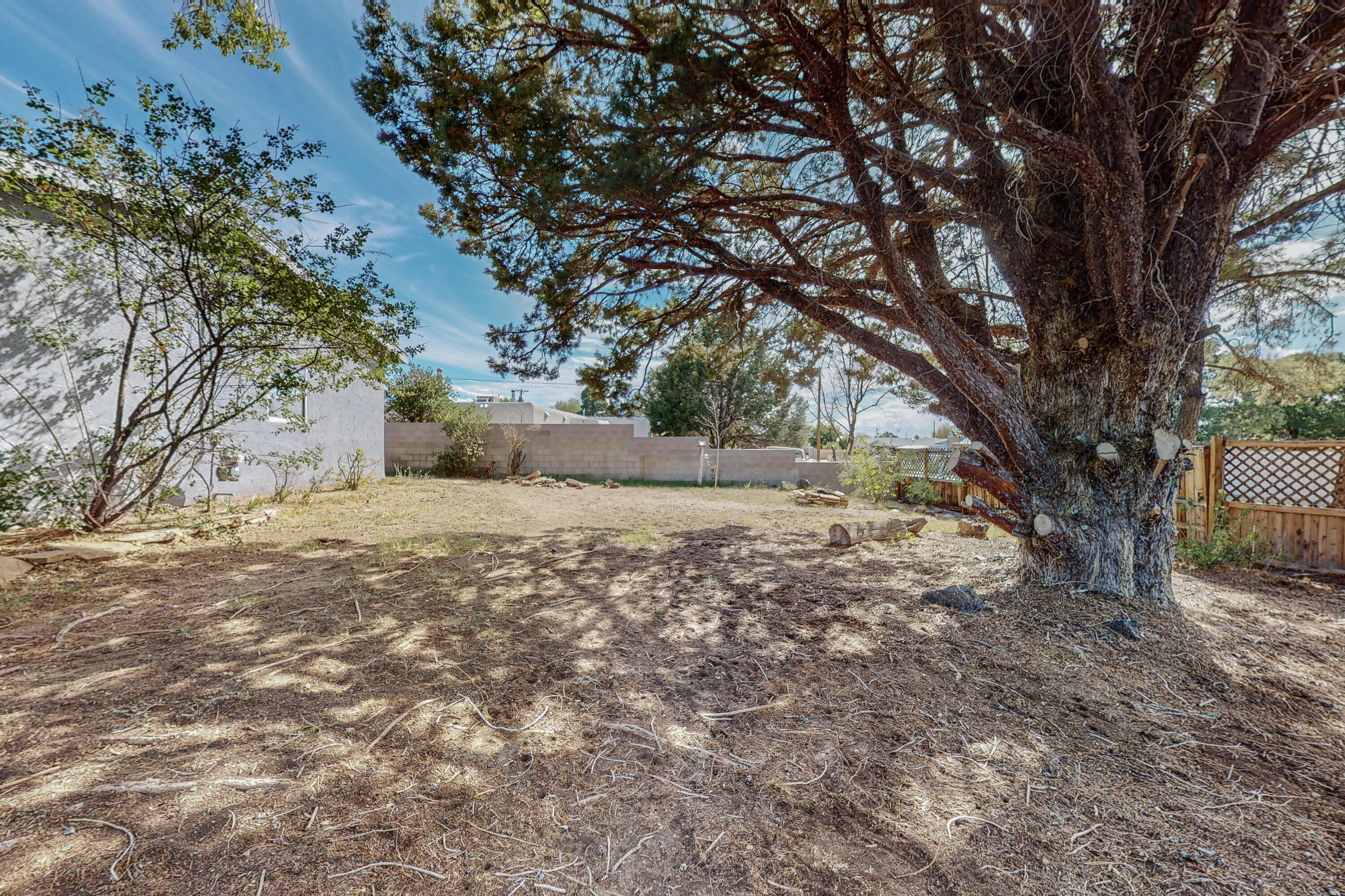 11000 Mahlon Avenue NE