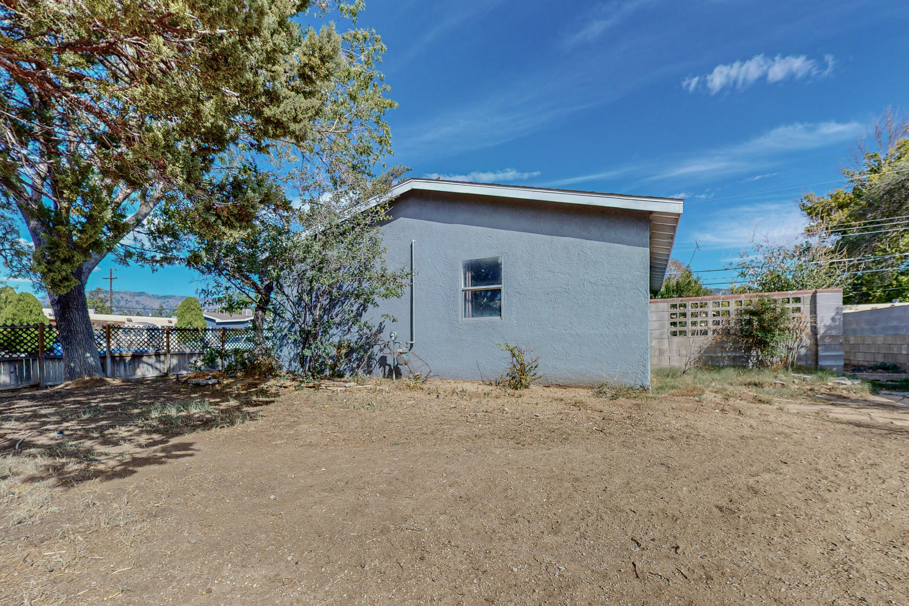 11000 Mahlon Avenue NE