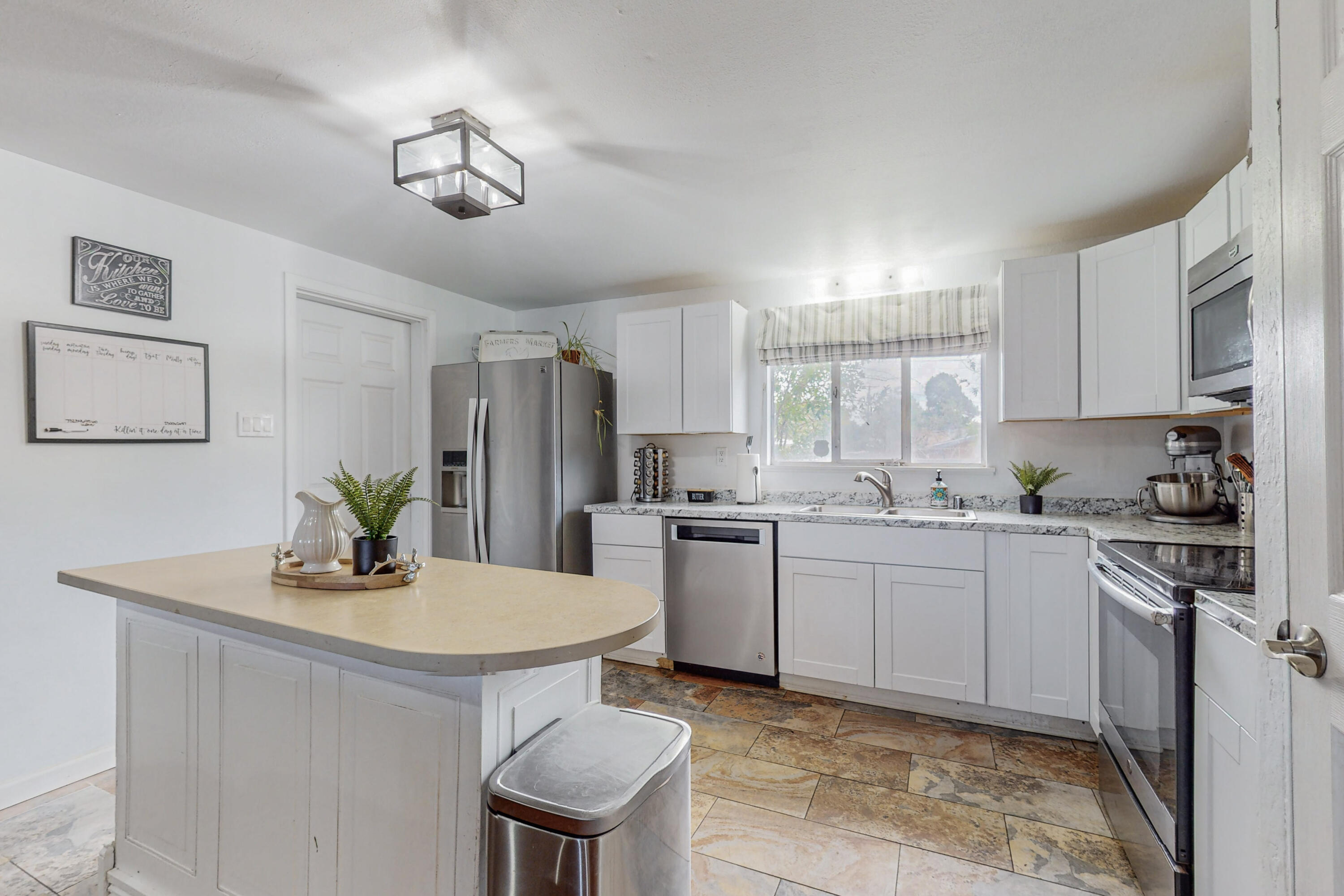 11000 Mahlon Avenue NE