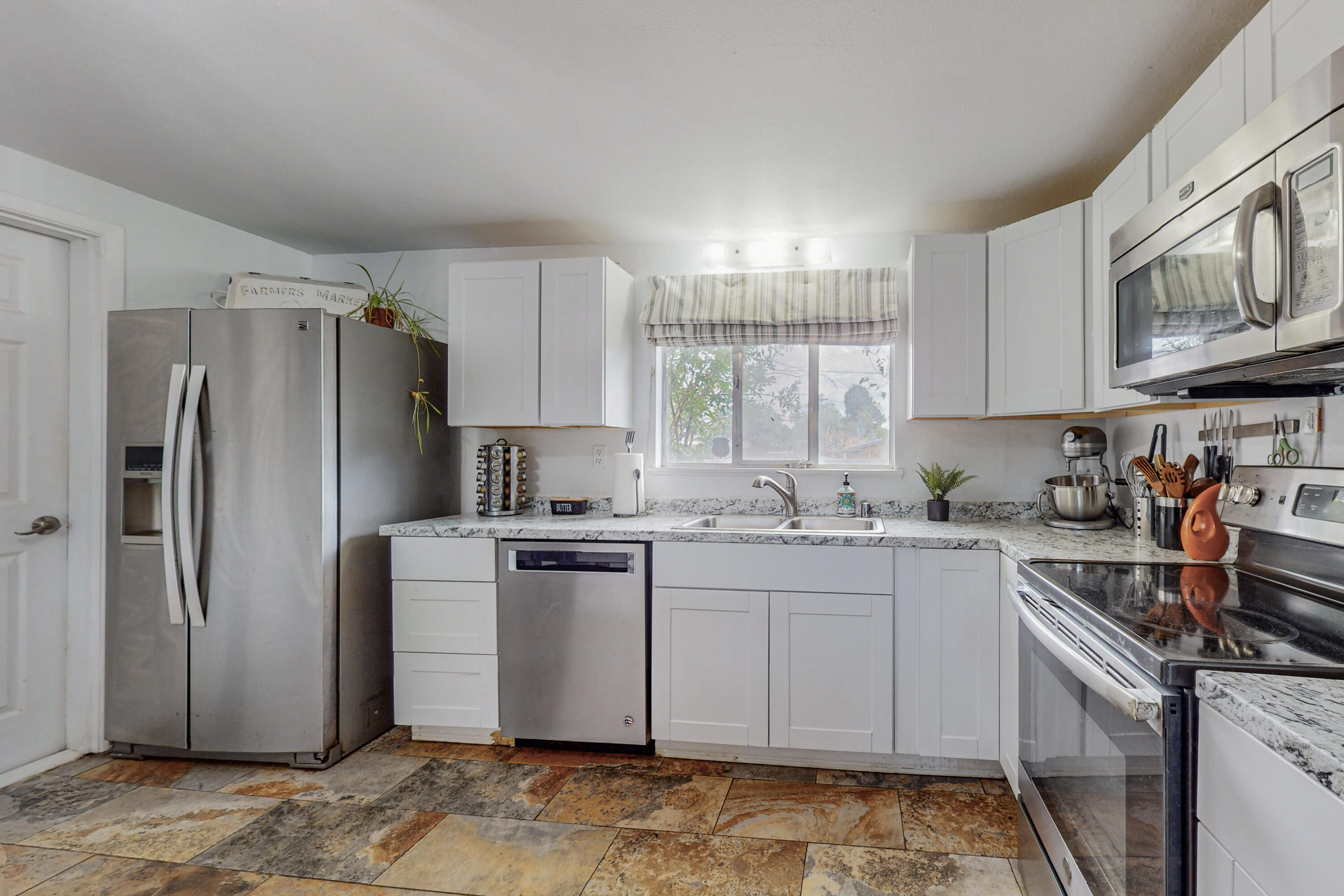 11000 Mahlon Avenue NE