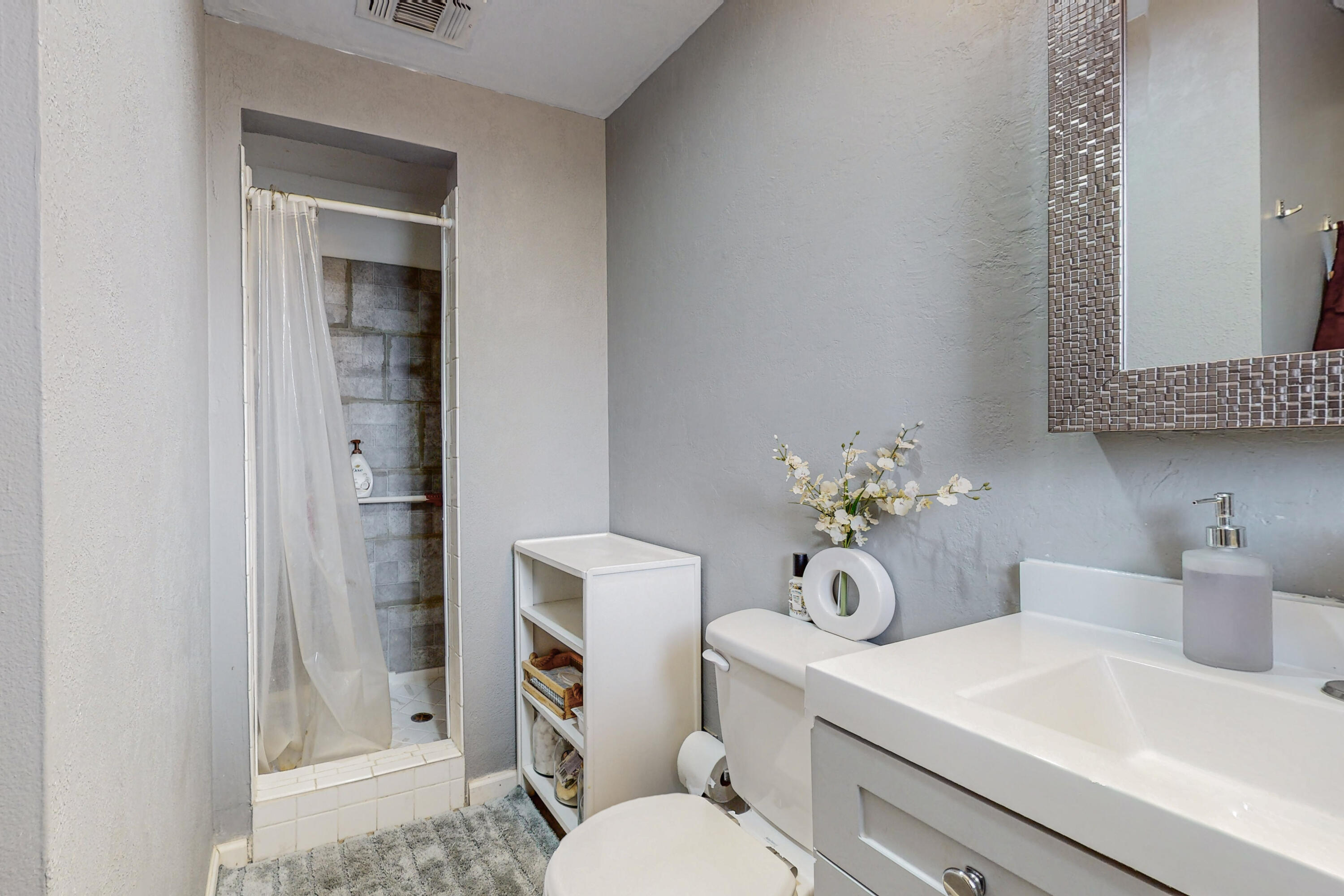 11000 Mahlon Avenue NE