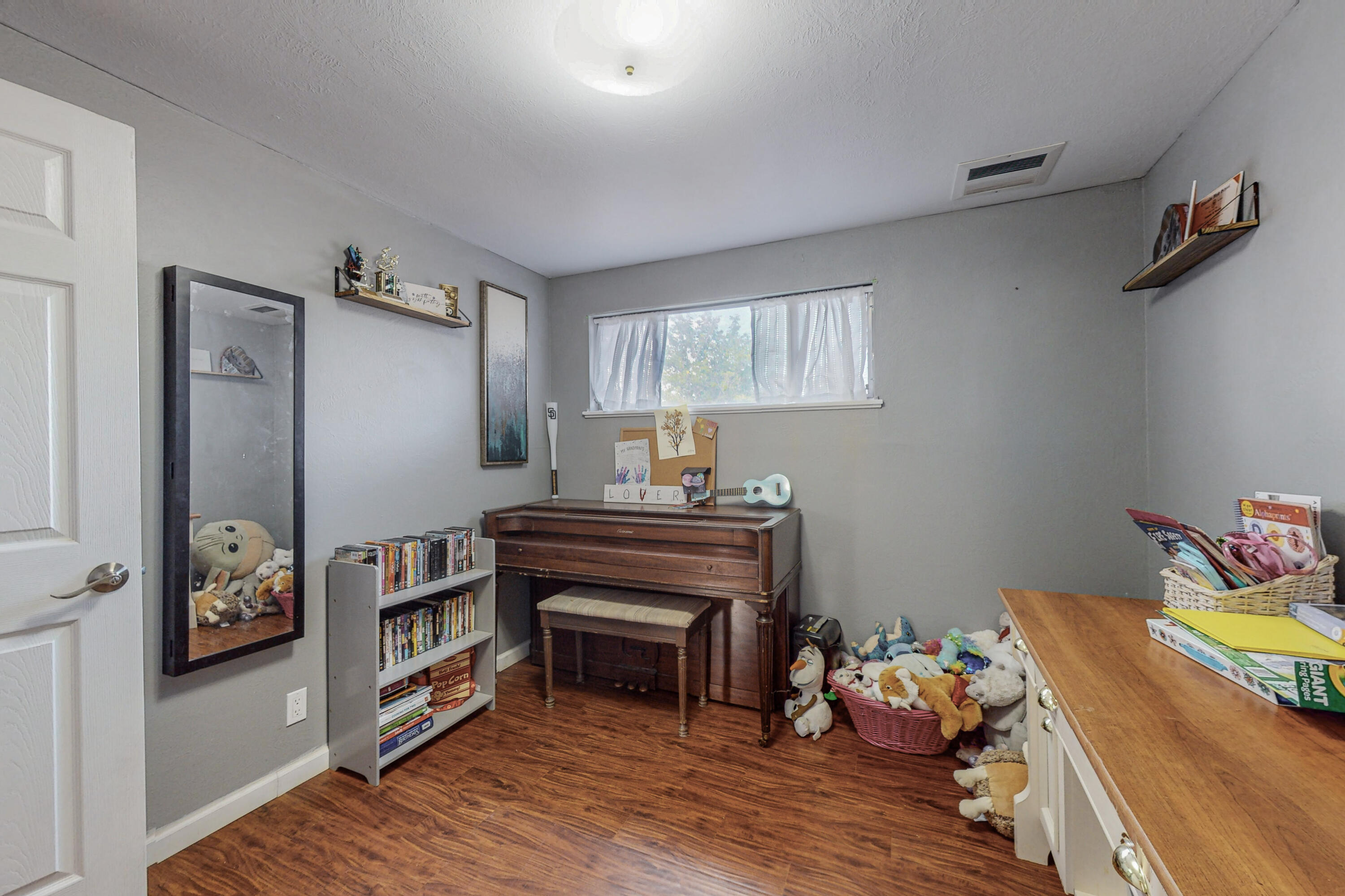 11000 Mahlon Avenue NE