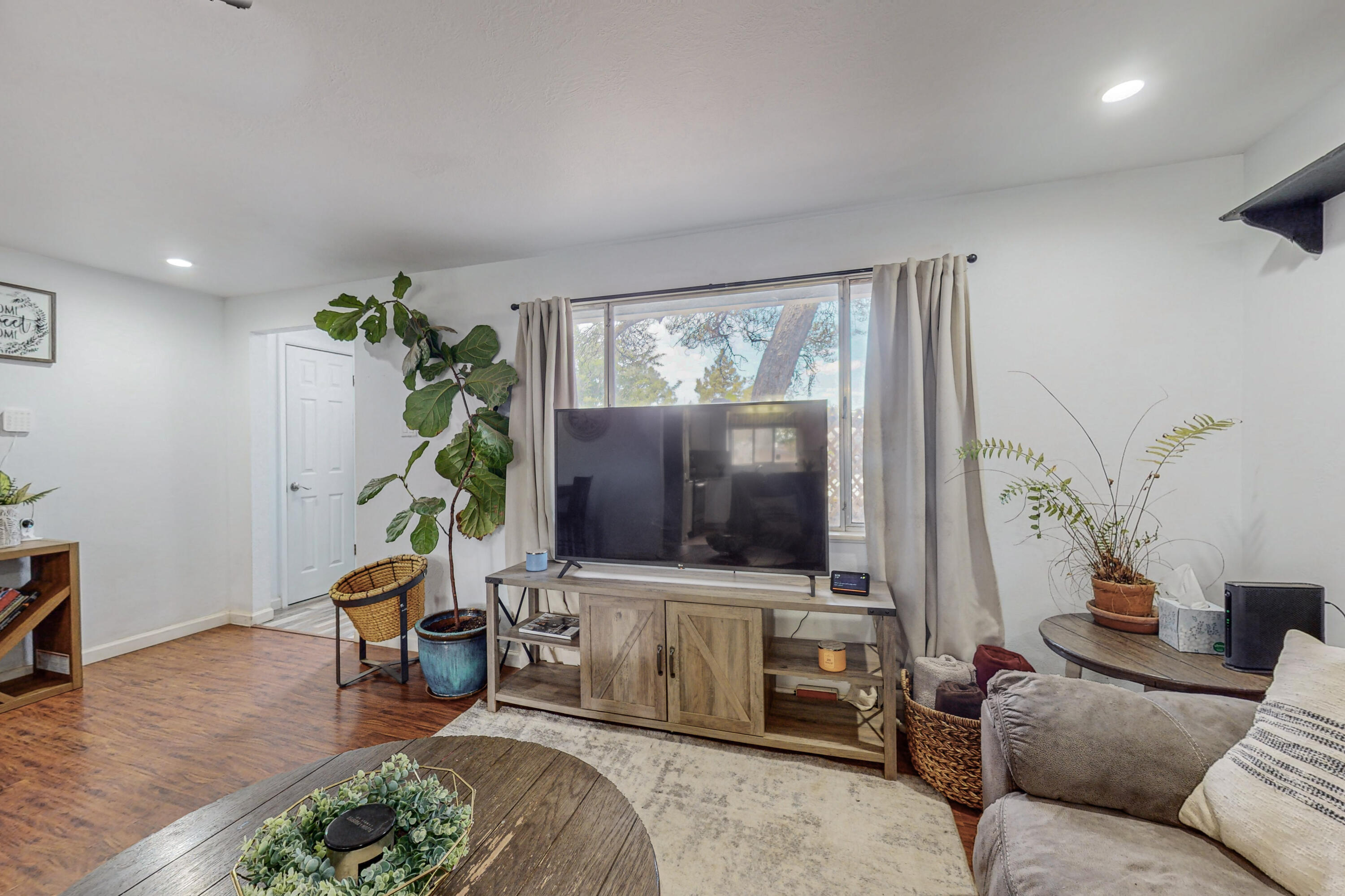 11000 Mahlon Avenue NE