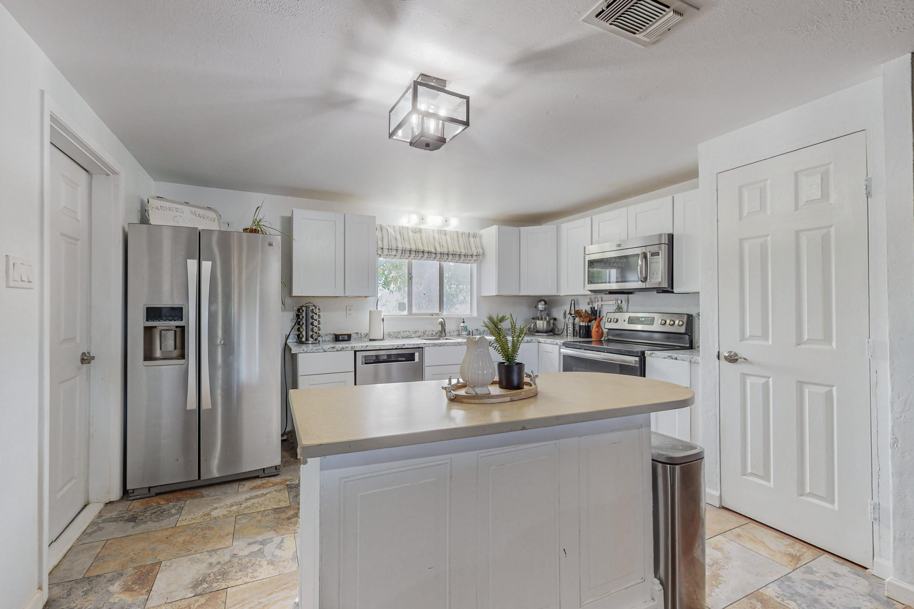 11000 Mahlon Avenue NE