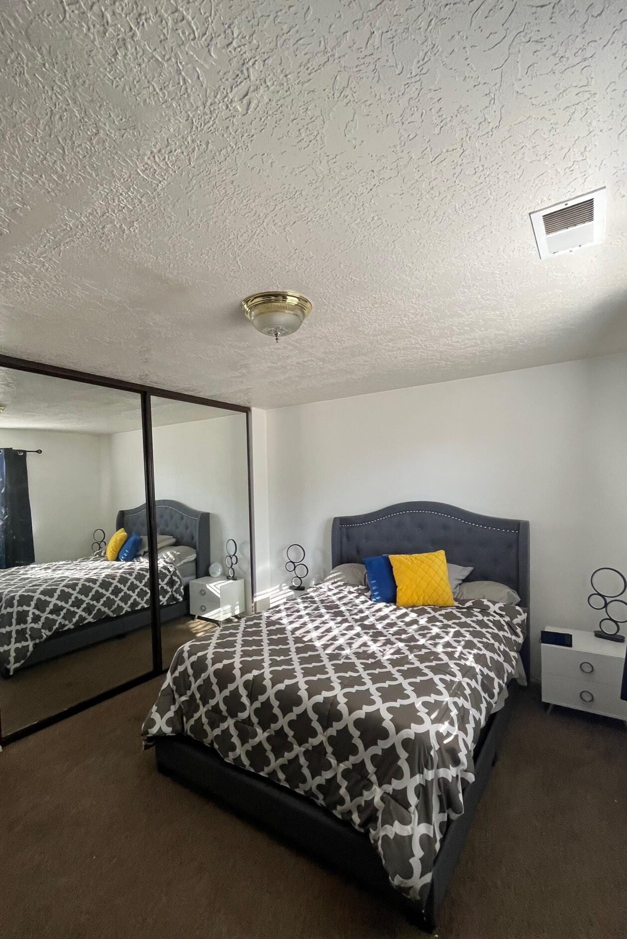 563 Star Villa Circle SE