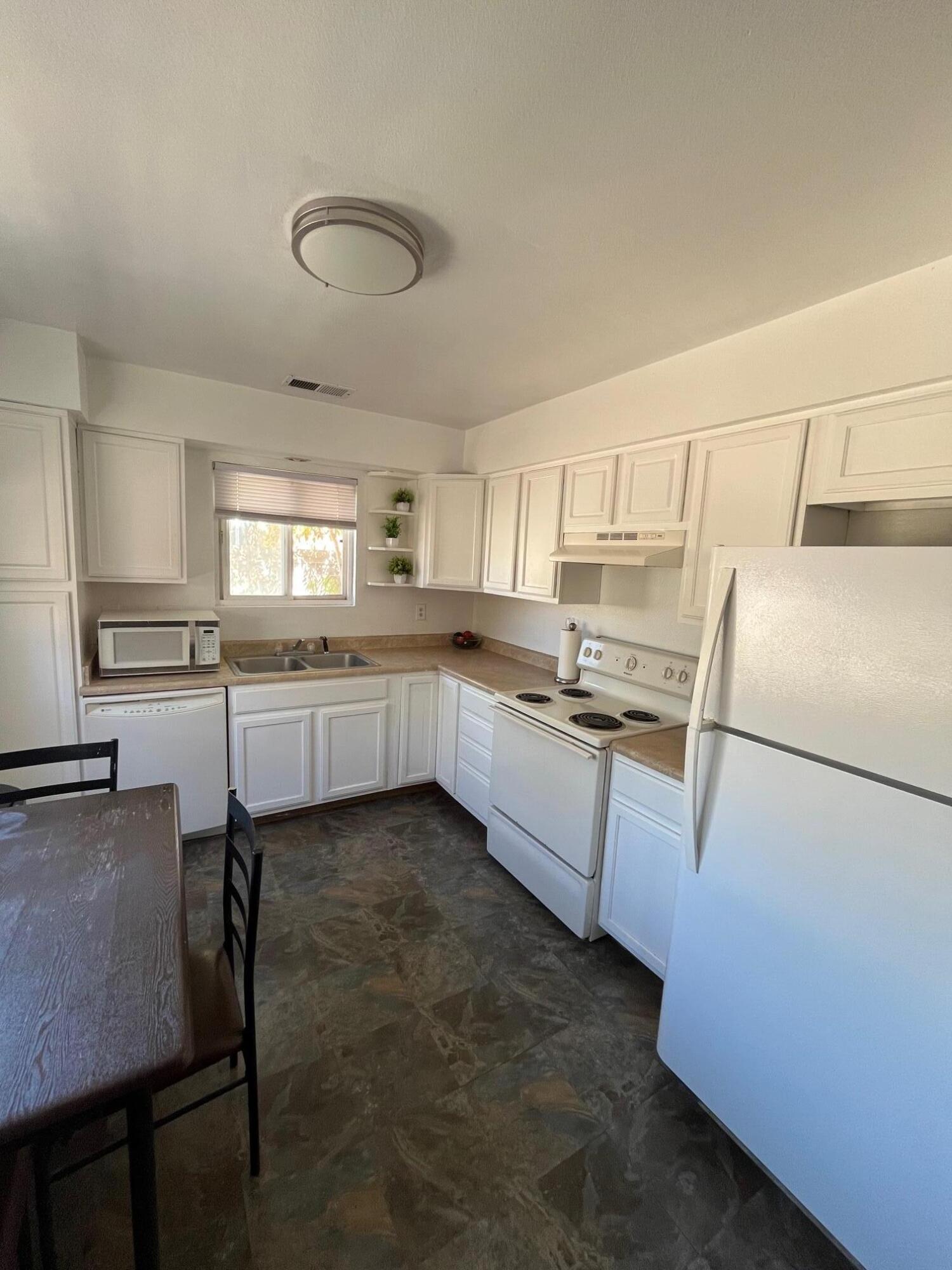 563 Star Villa Circle SE