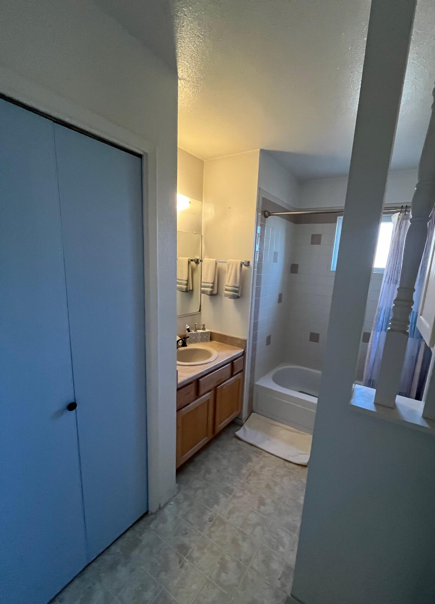 563 Star Villa Circle SE