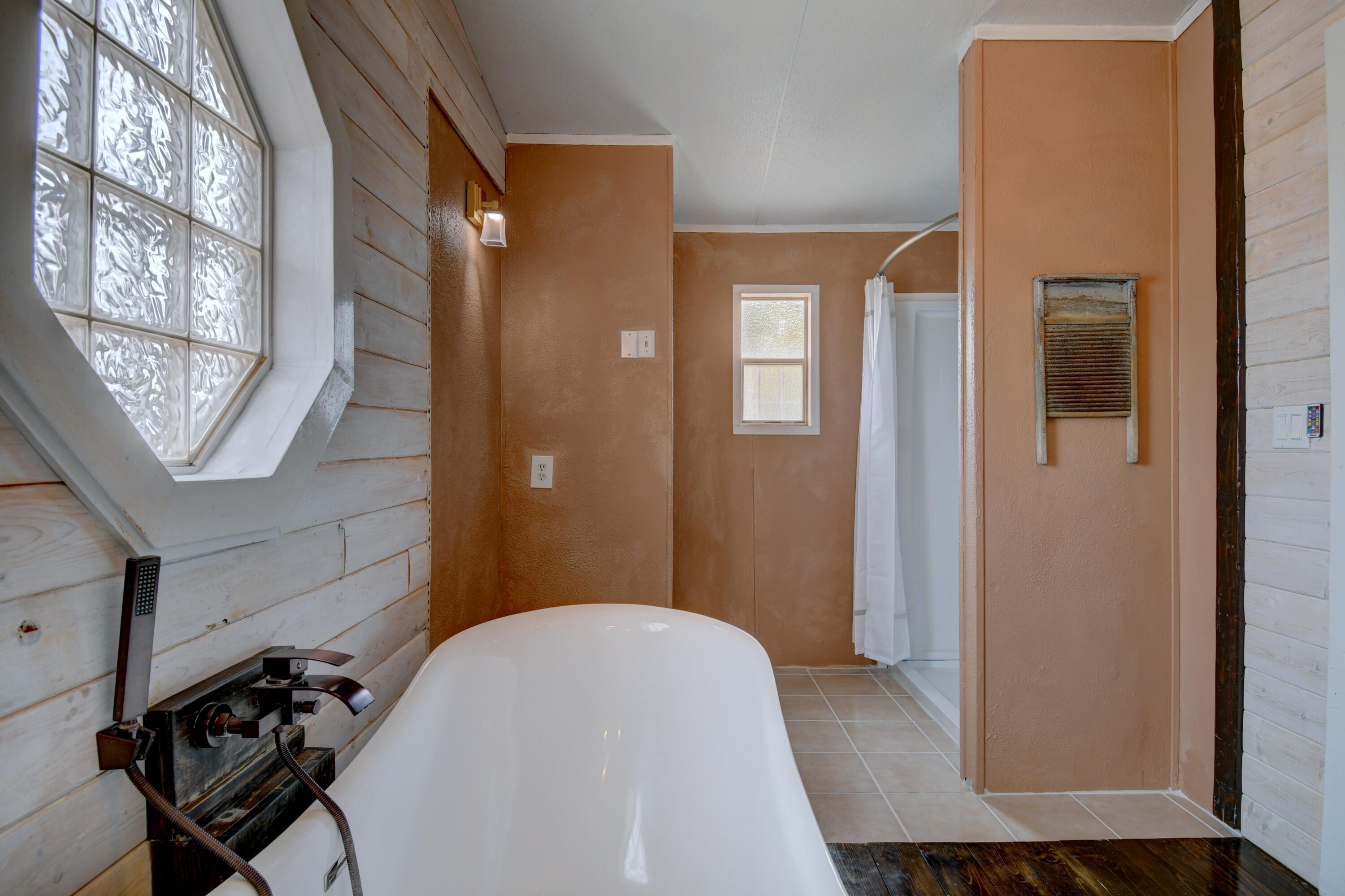 5045 Cerritos Avenue