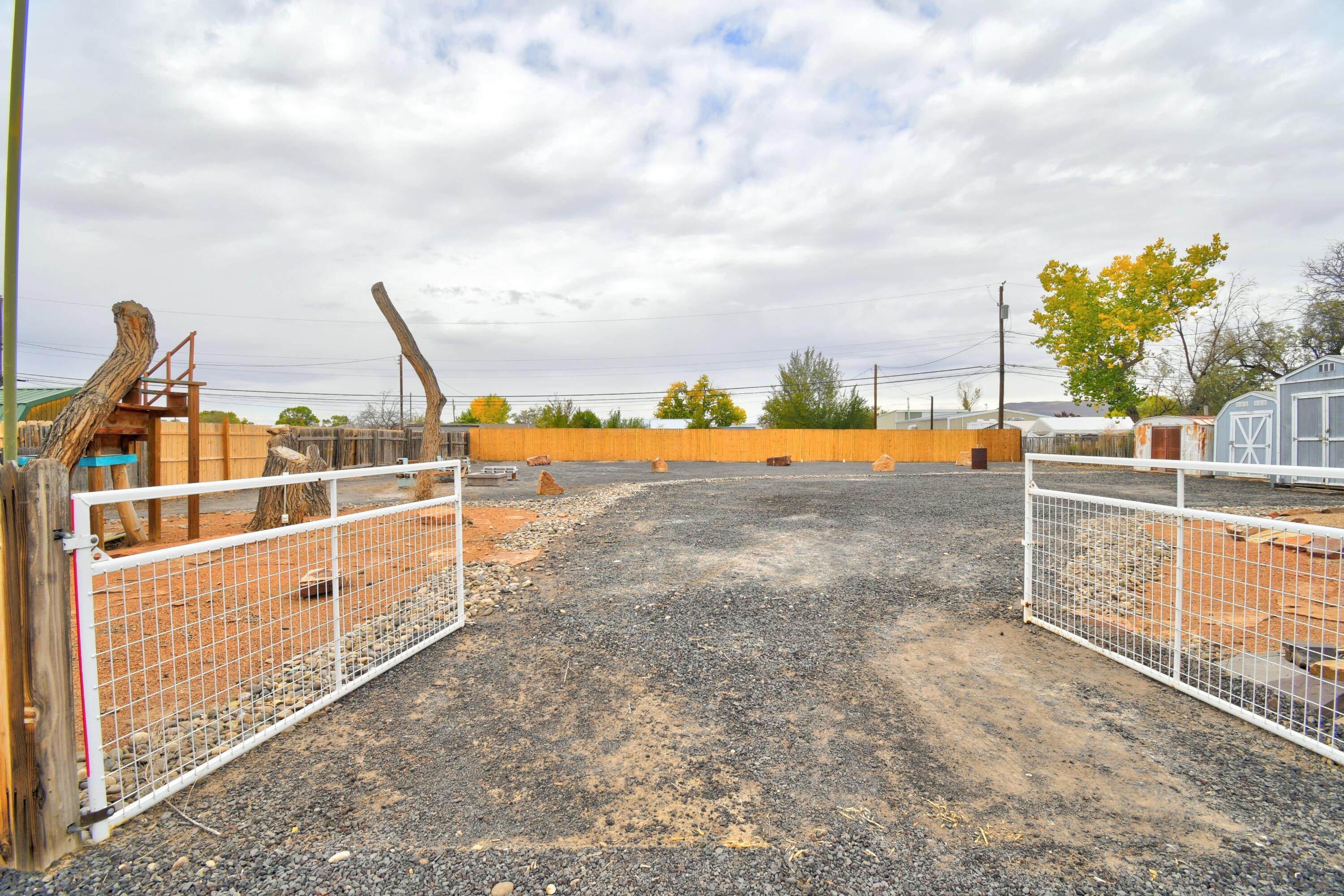 5045 Cerritos Avenue