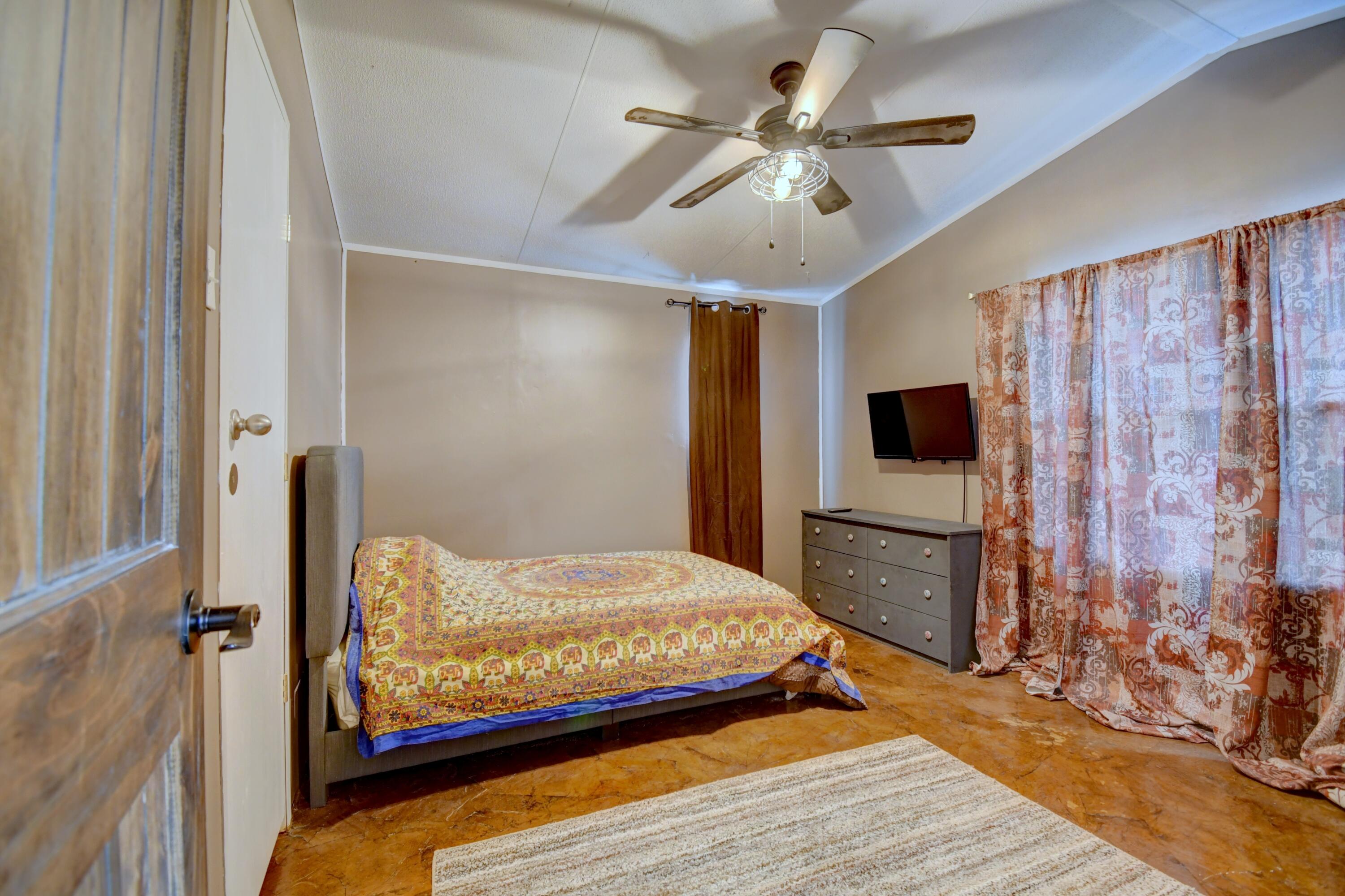 5045 Cerritos Avenue