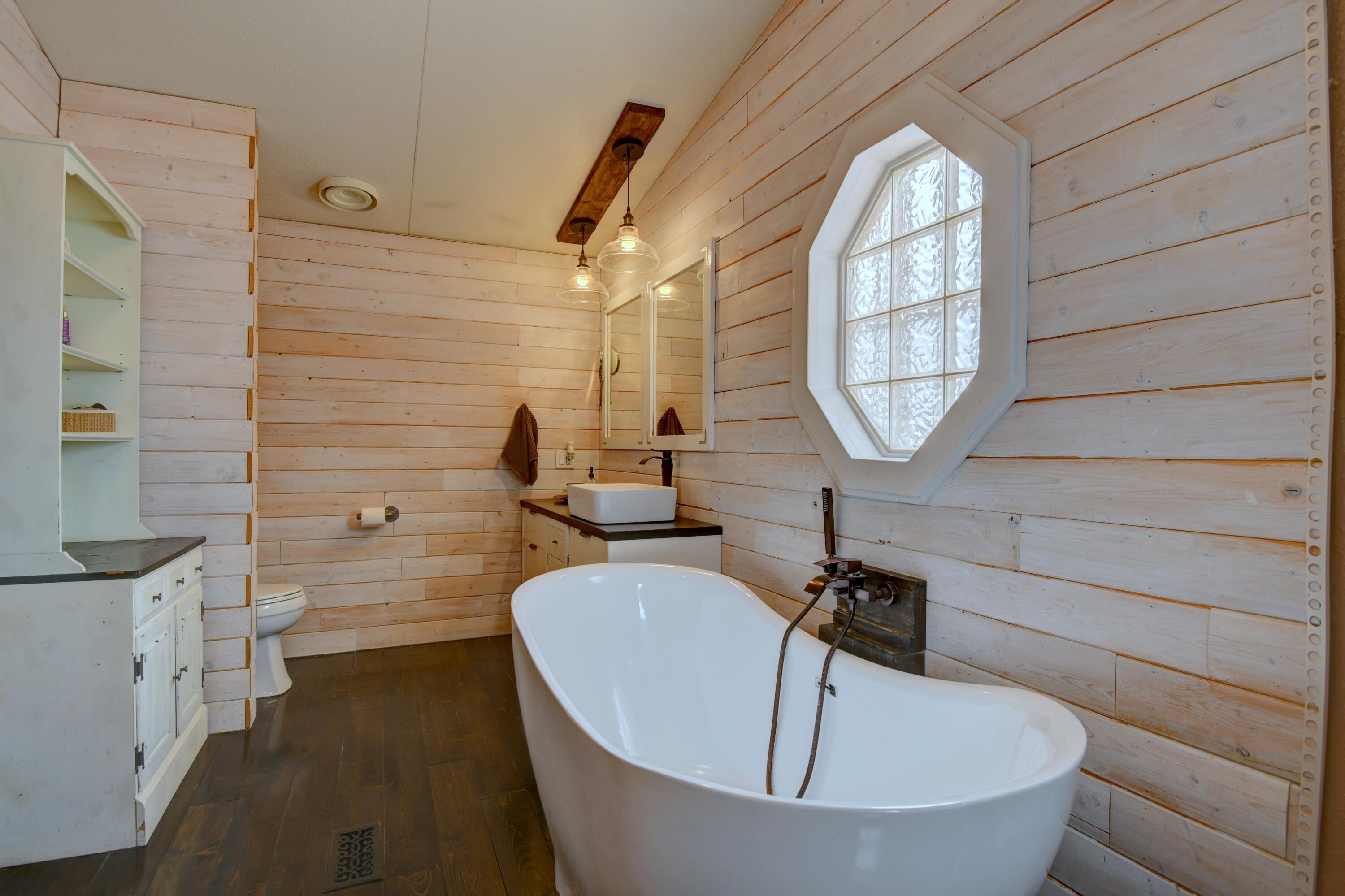 5045 Cerritos Avenue