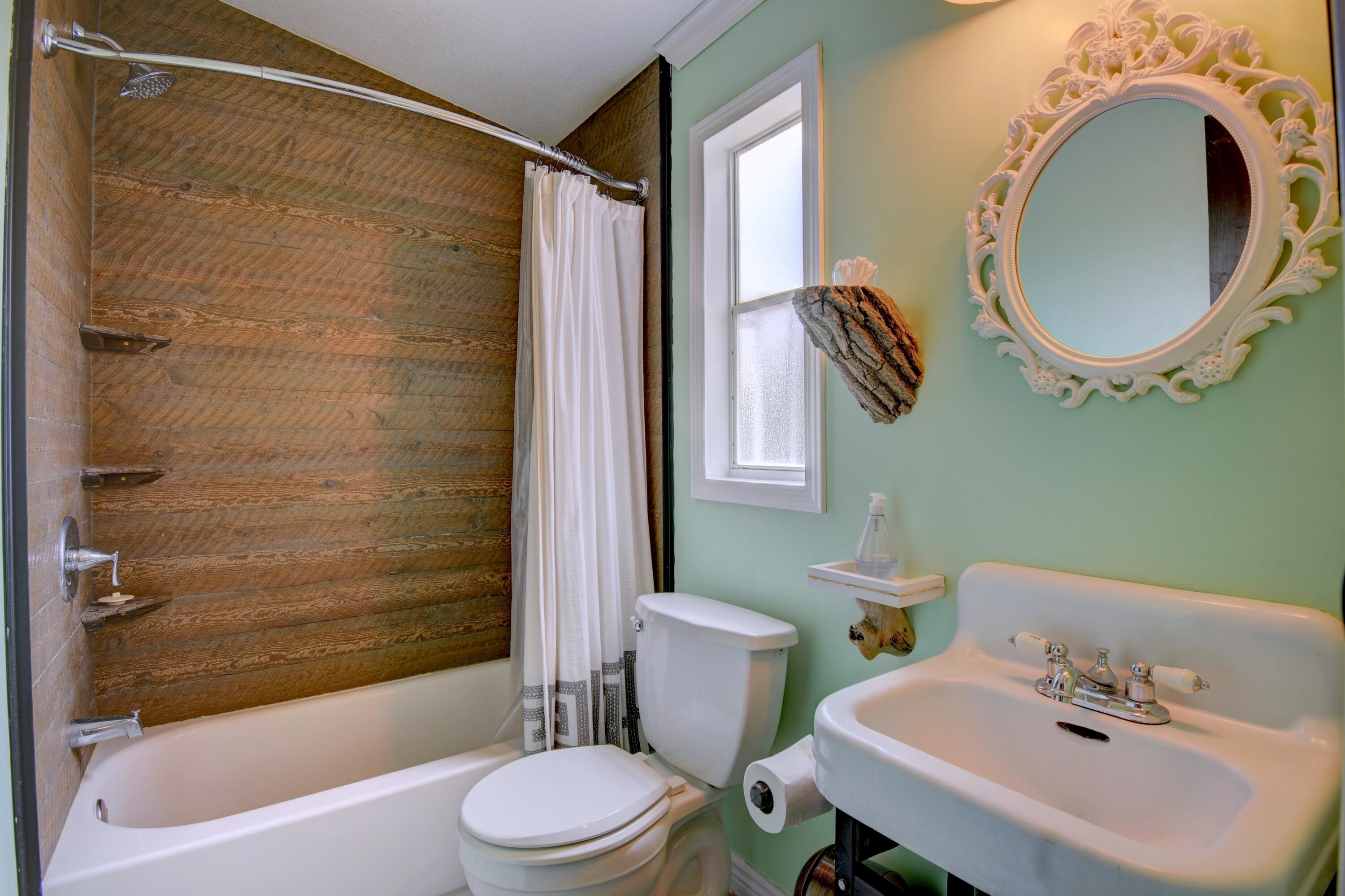 5045 Cerritos Avenue