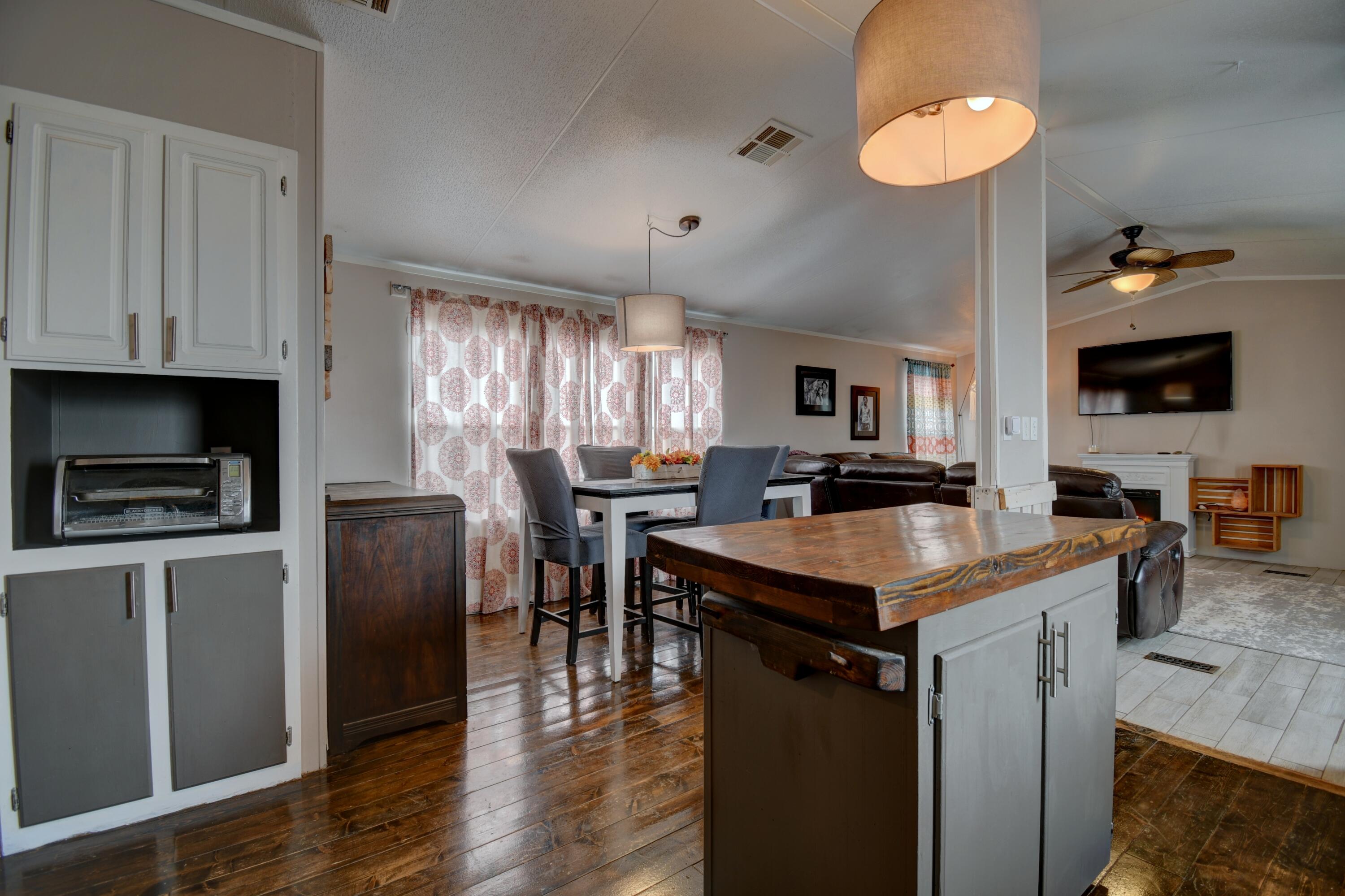 5045 Cerritos Avenue