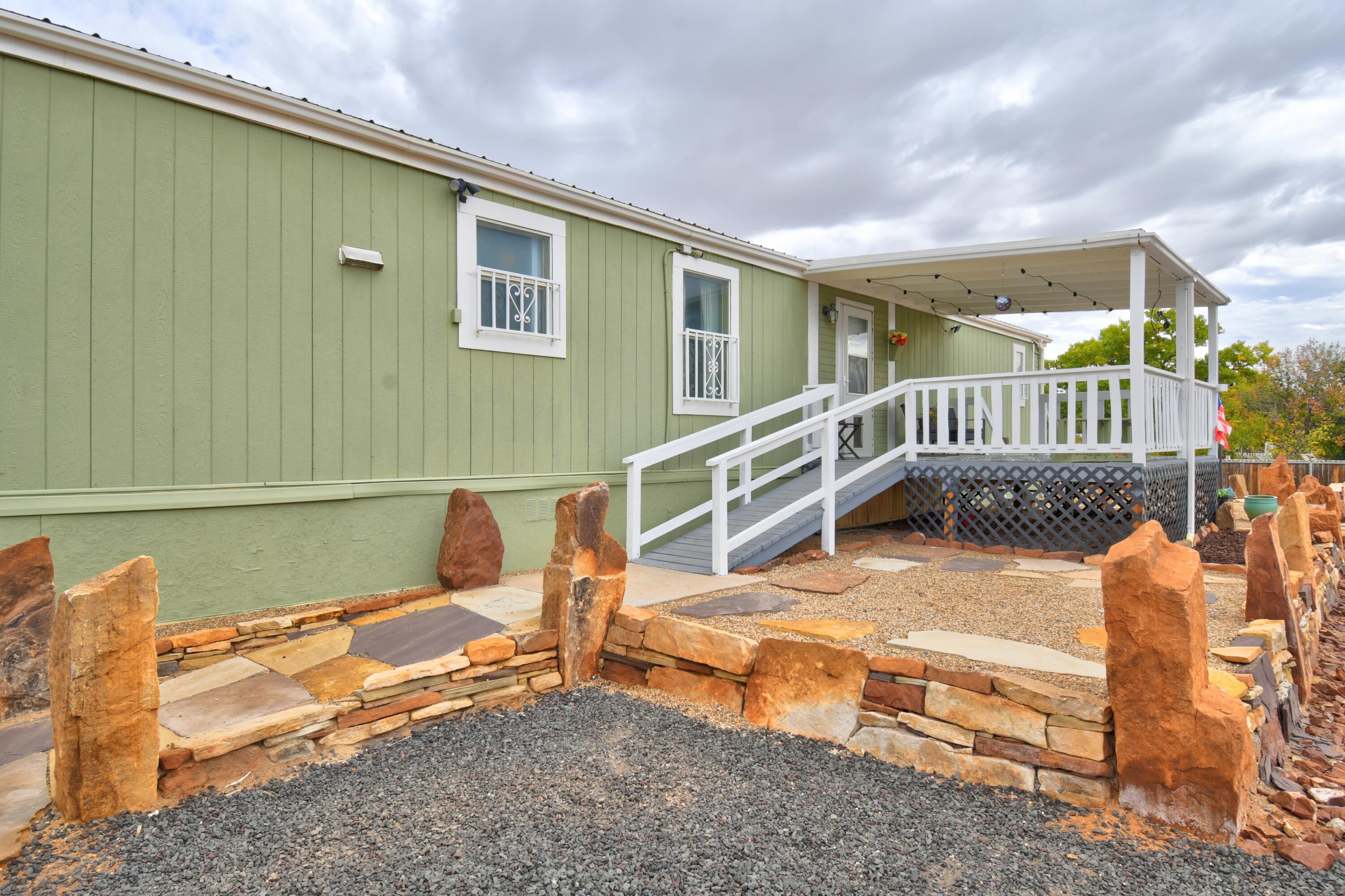 5045 Cerritos Avenue