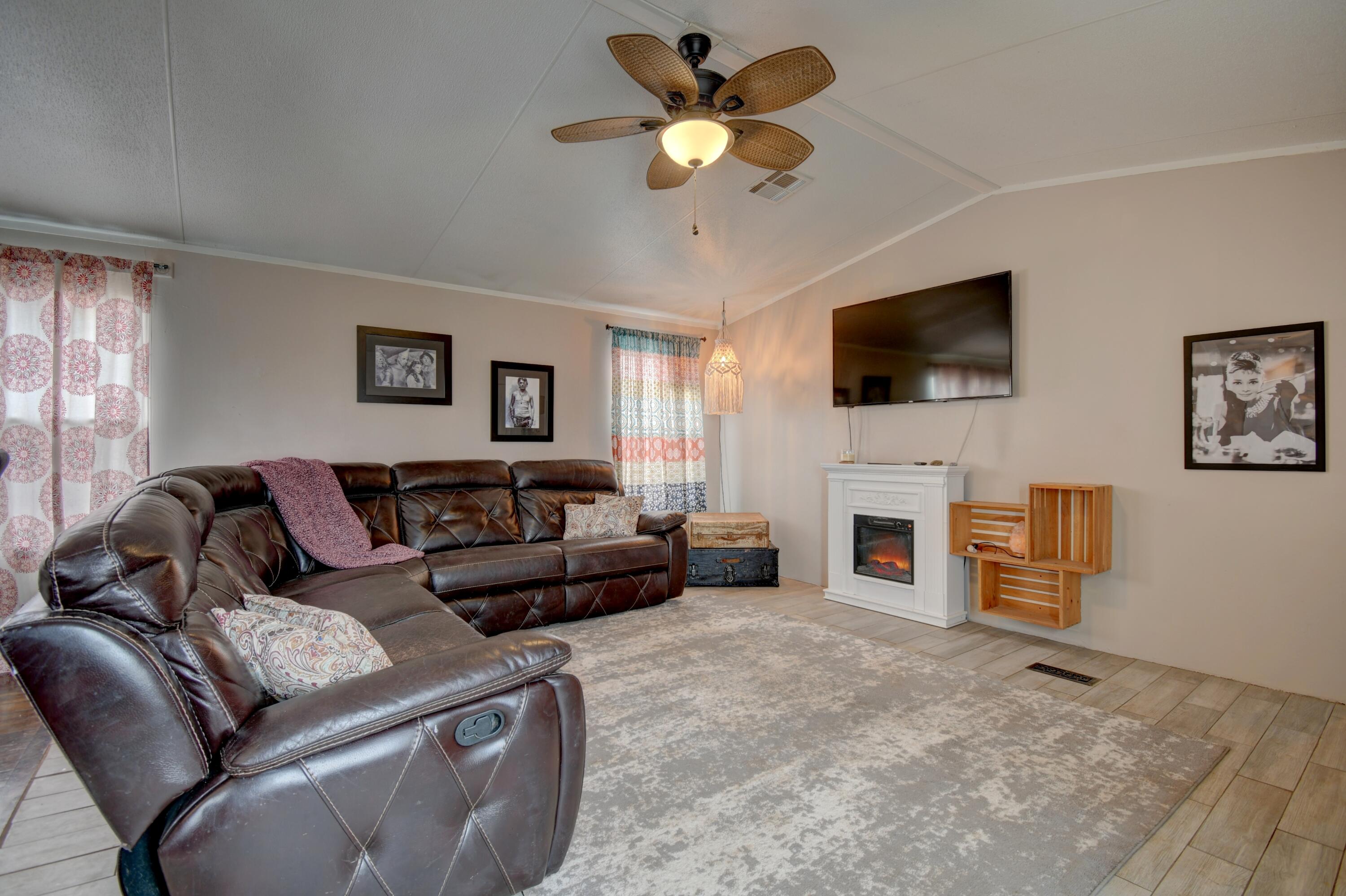 5045 Cerritos Avenue