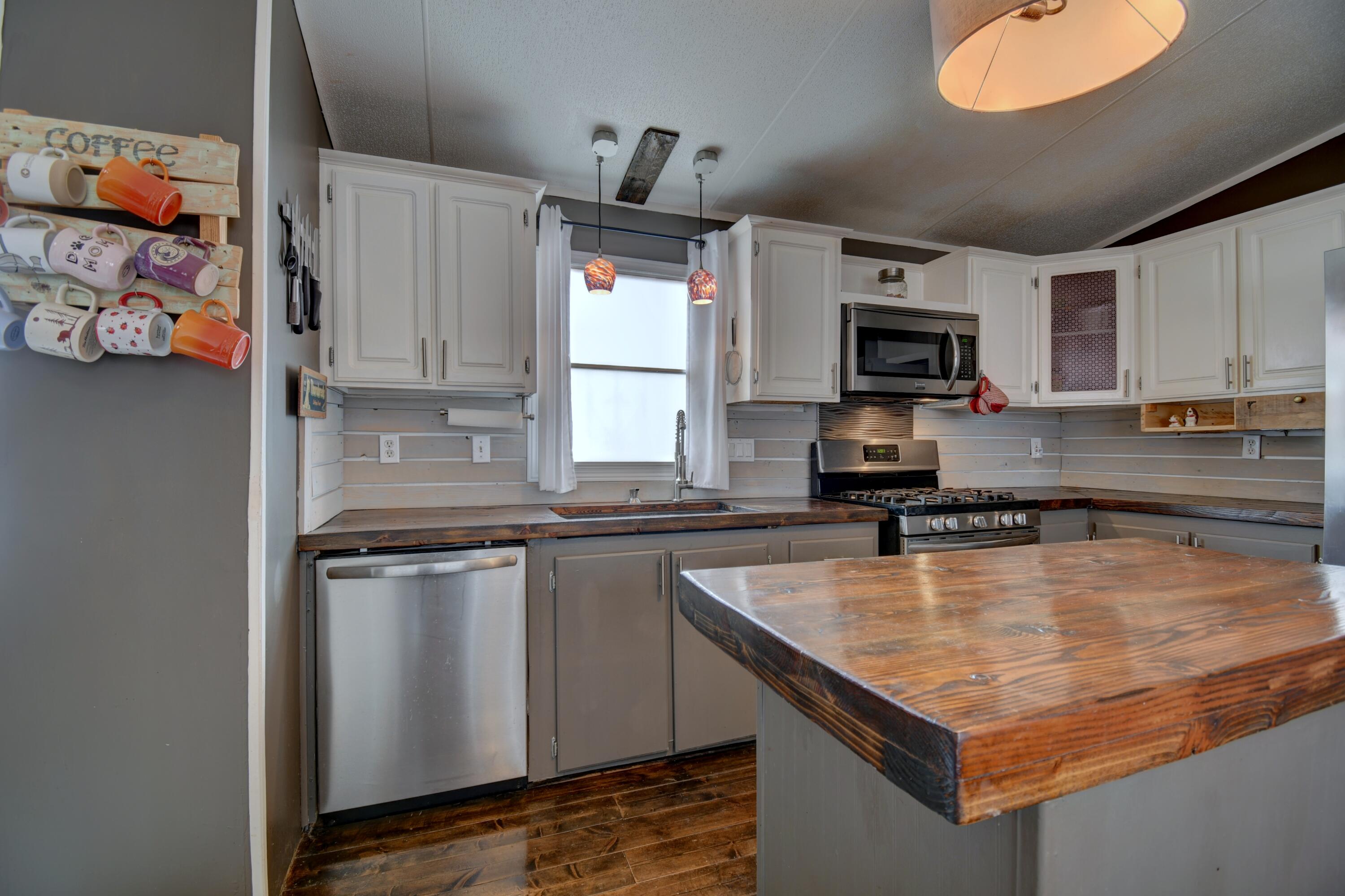 5045 Cerritos Avenue