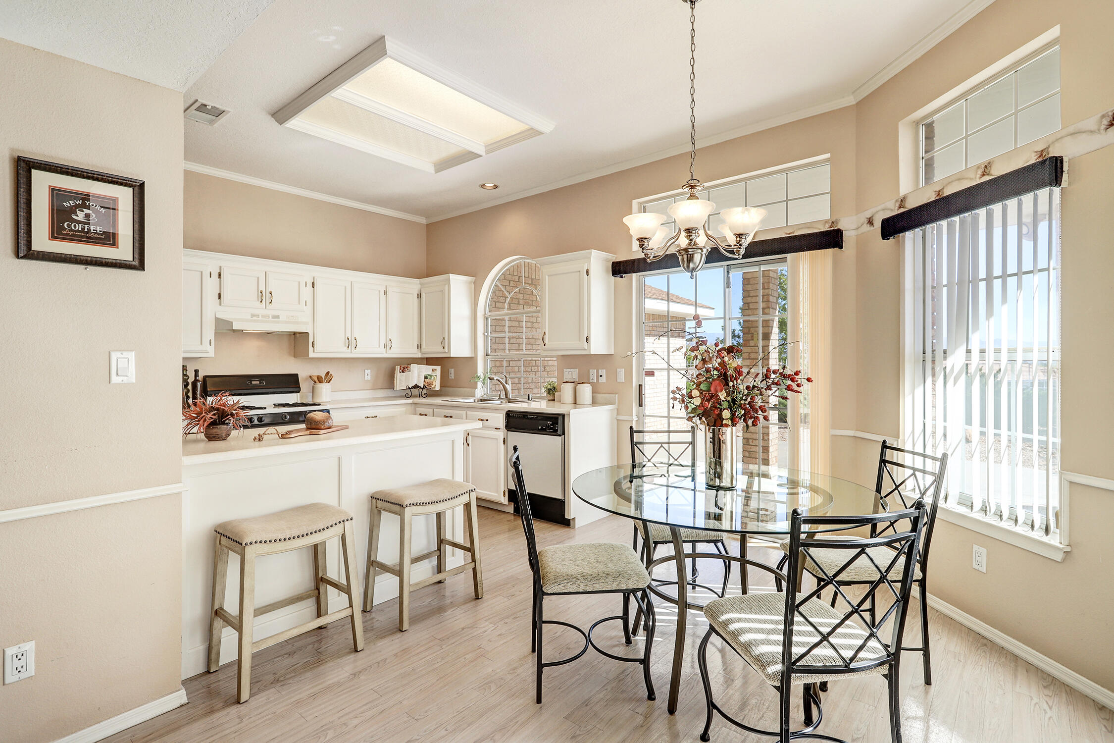 9208 Saguaro Street NW