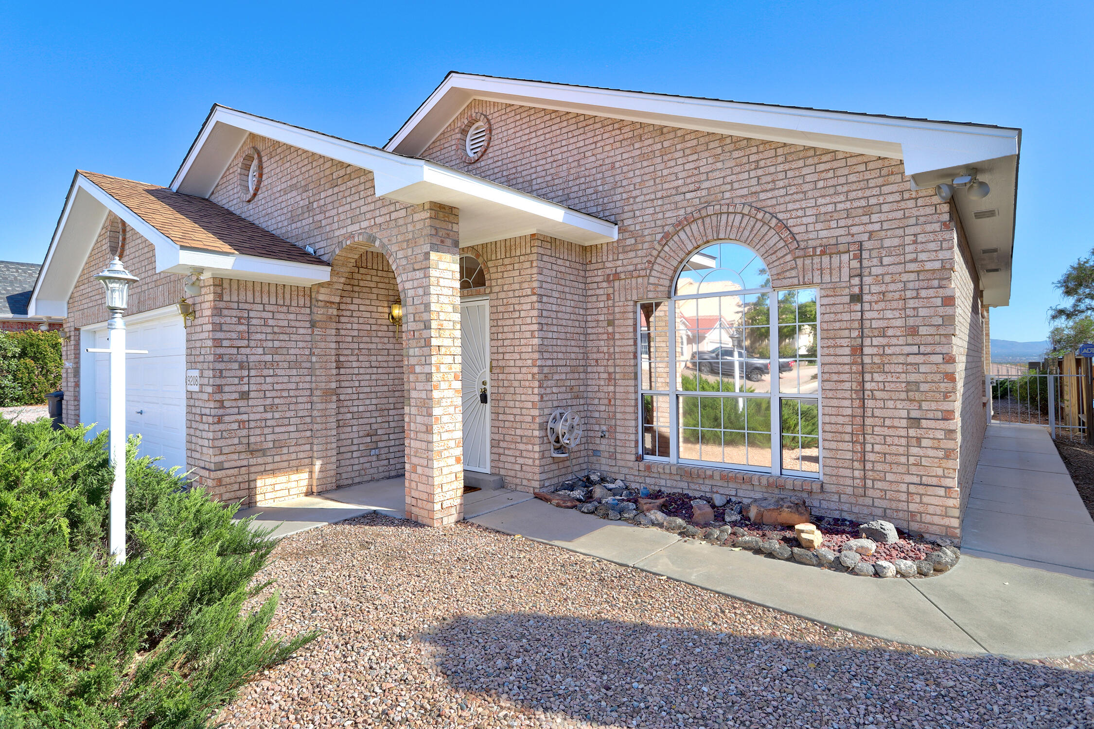 9208 Saguaro Street NW