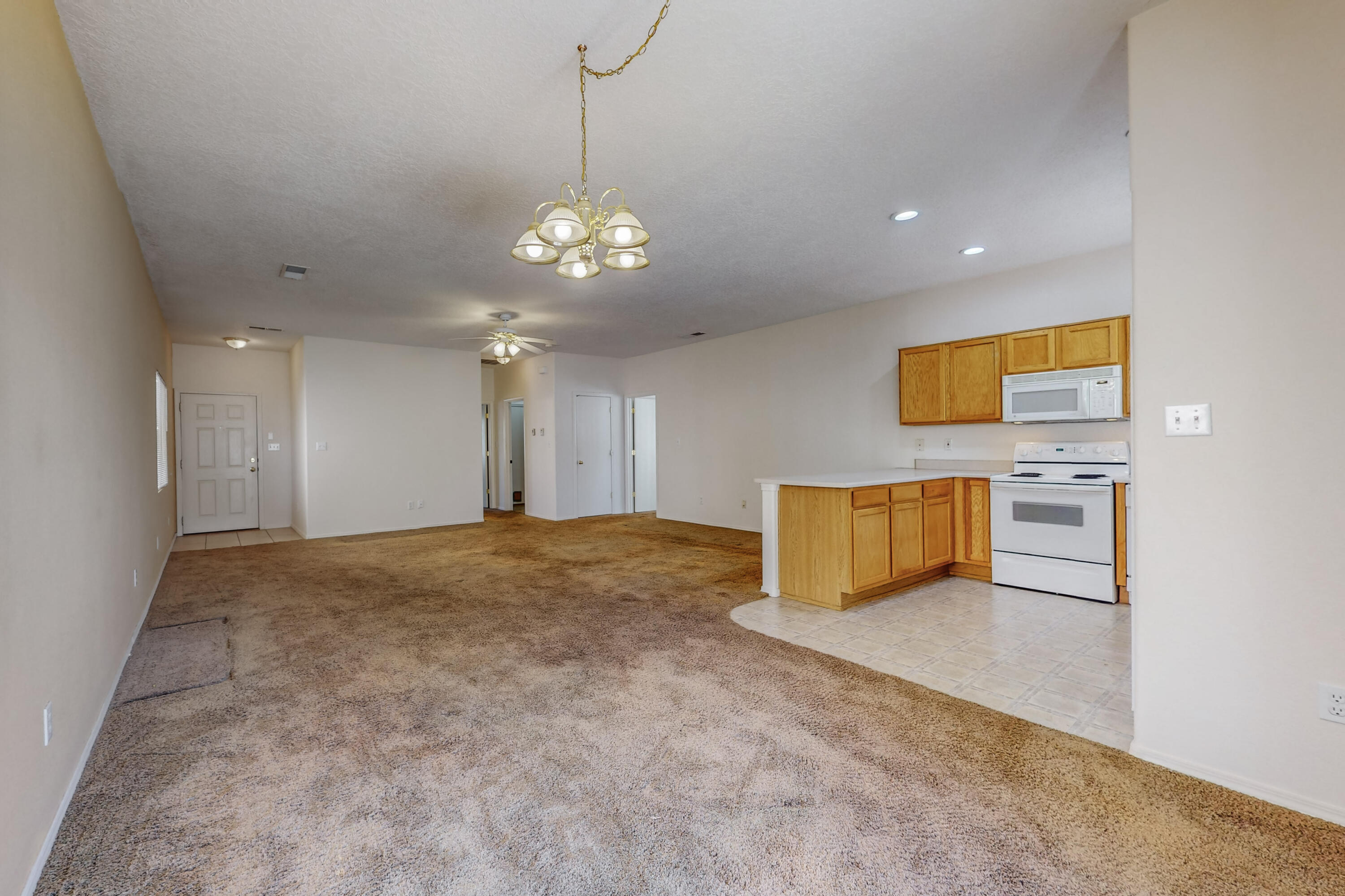7523 Willow Run Drive NE