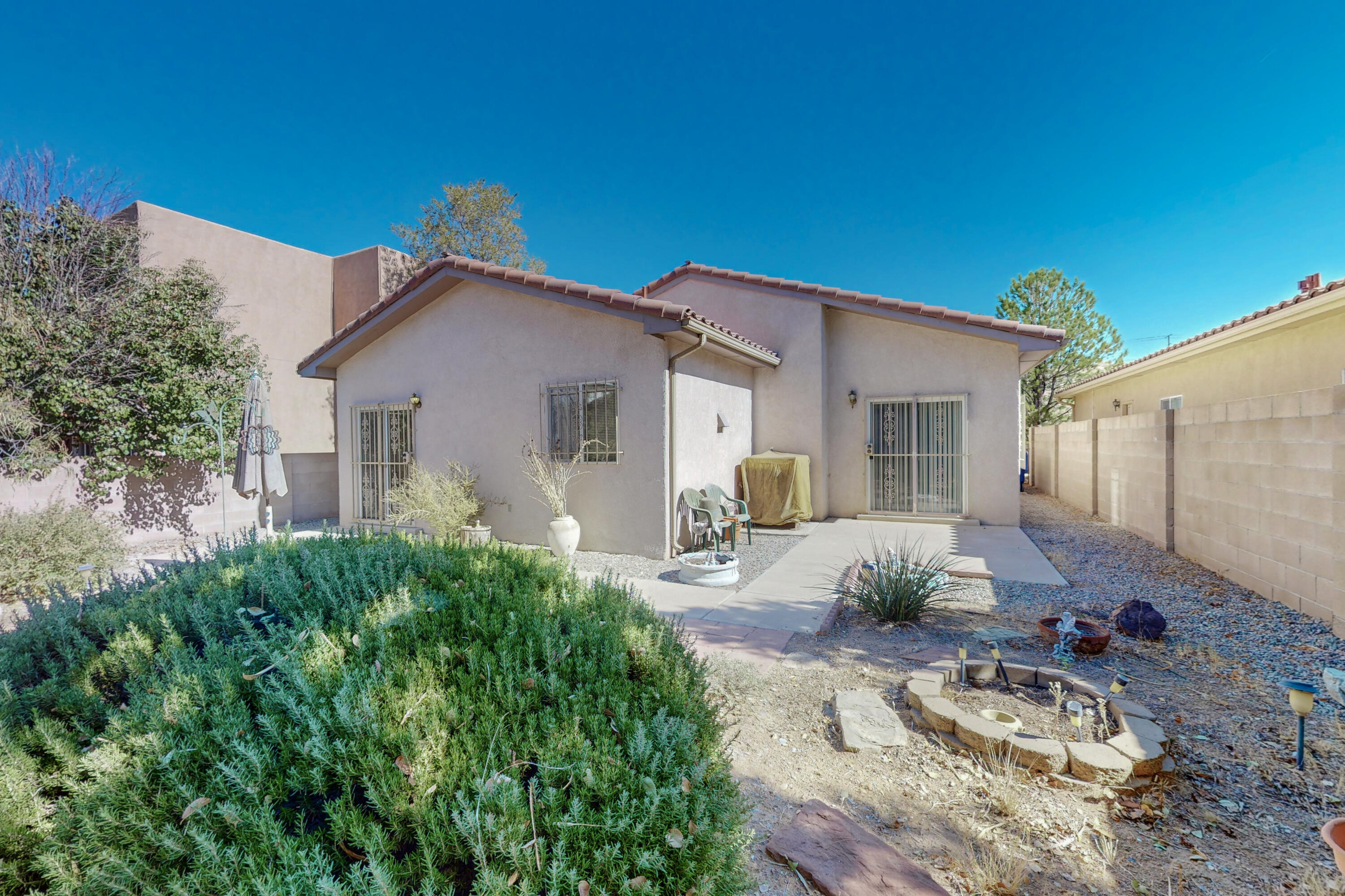 7523 Willow Run Drive NE